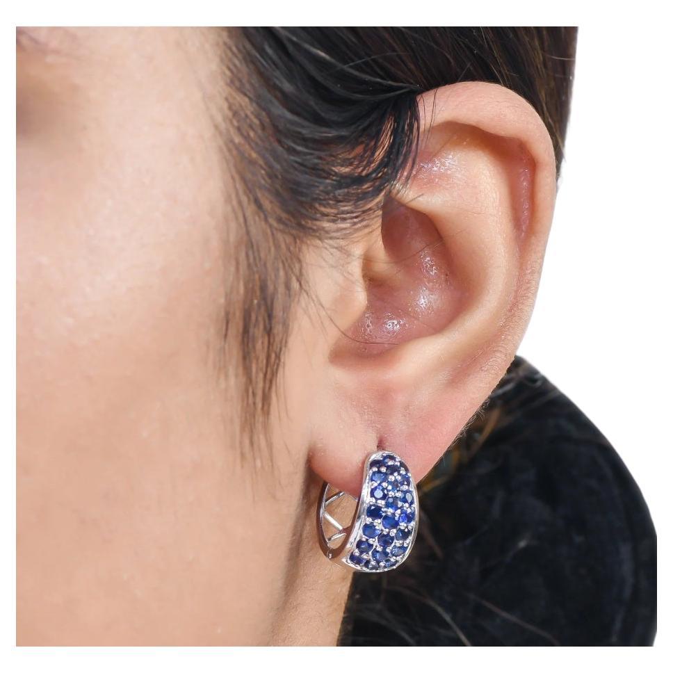 Blue sapphire big pave set hoops earrings gold  Natural blue sapphire round cut flat hoops earrings gold  Blue sapphire pave set earrings

GEMSTONE DETAILS :
✦ Gemstone : Blue Sapphire
✦ Gemstone Type : Natural
✦ Gemstone Size : 2 MM - 2.50 MM
✦