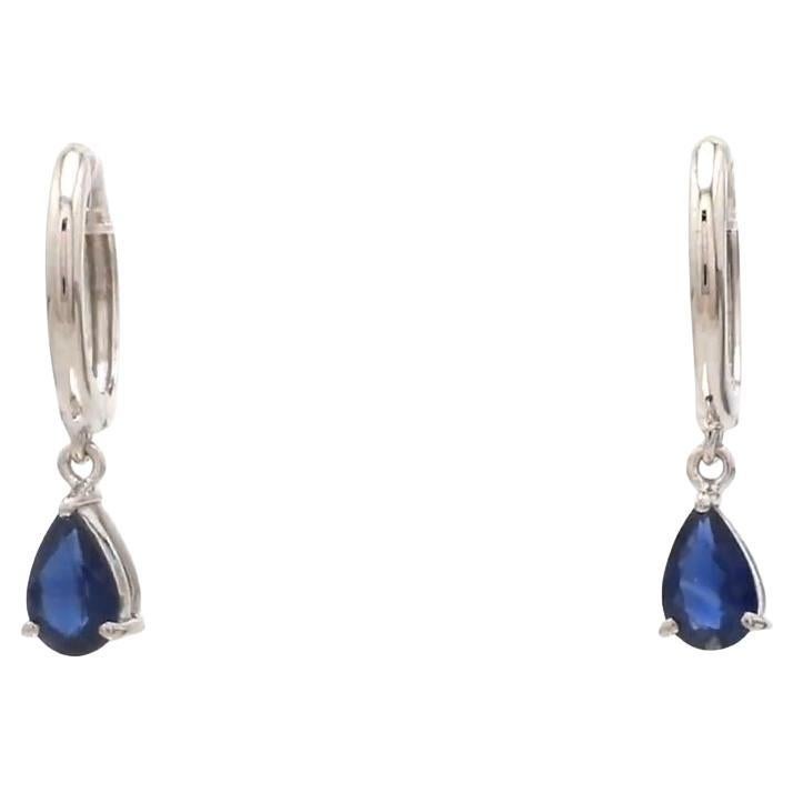 Natural blue sapphire earrings in 14k gold For Sale