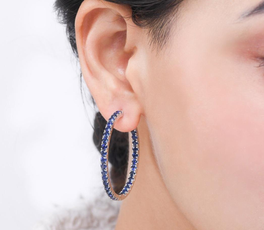Natural blue sapphire earrings in 18k gold Neuf - En vente à jaipur, IN