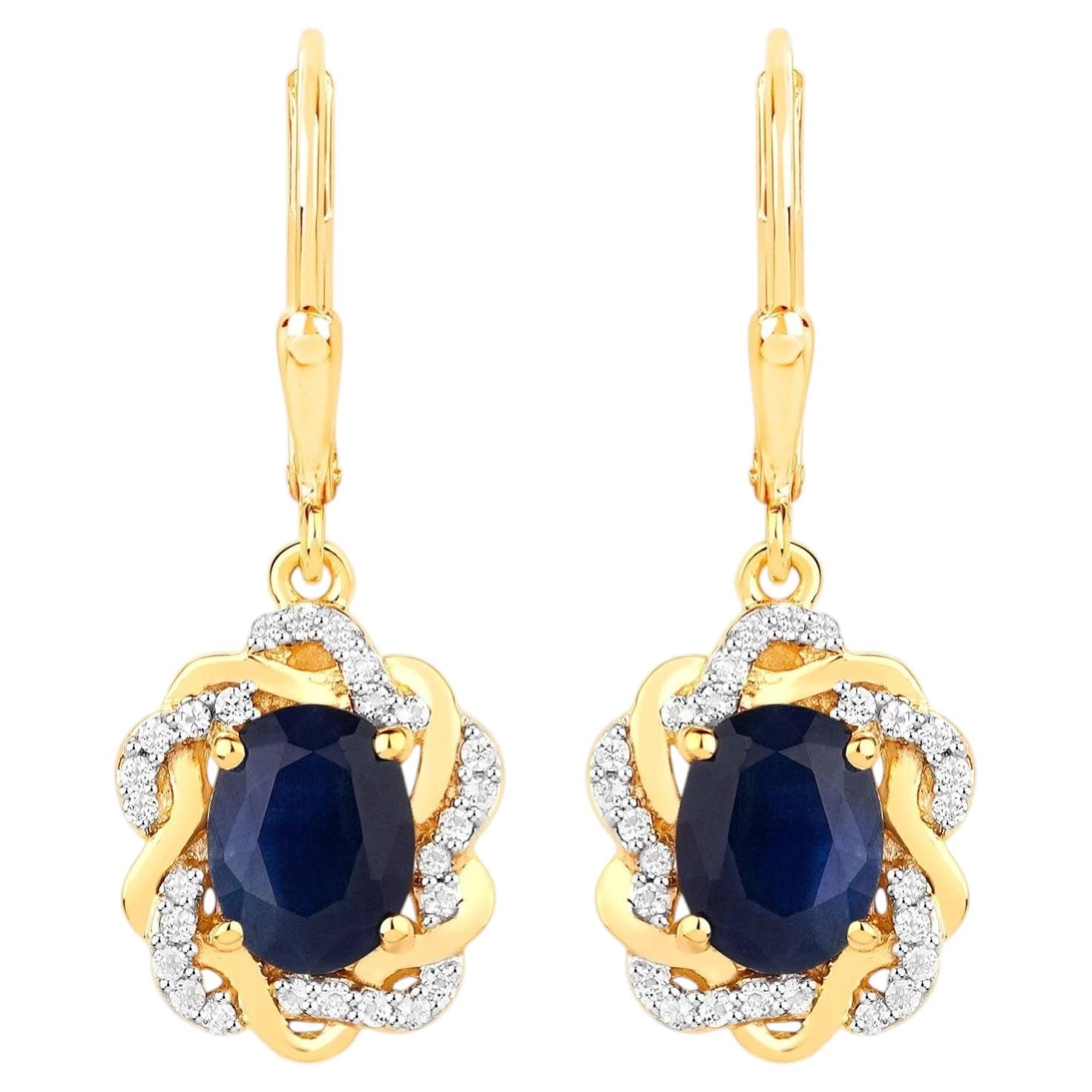 Natürlicher blauer Saphir Ohrringe mit weißem Topas 3,42 Karat Vergoldetes Silber im Angebot