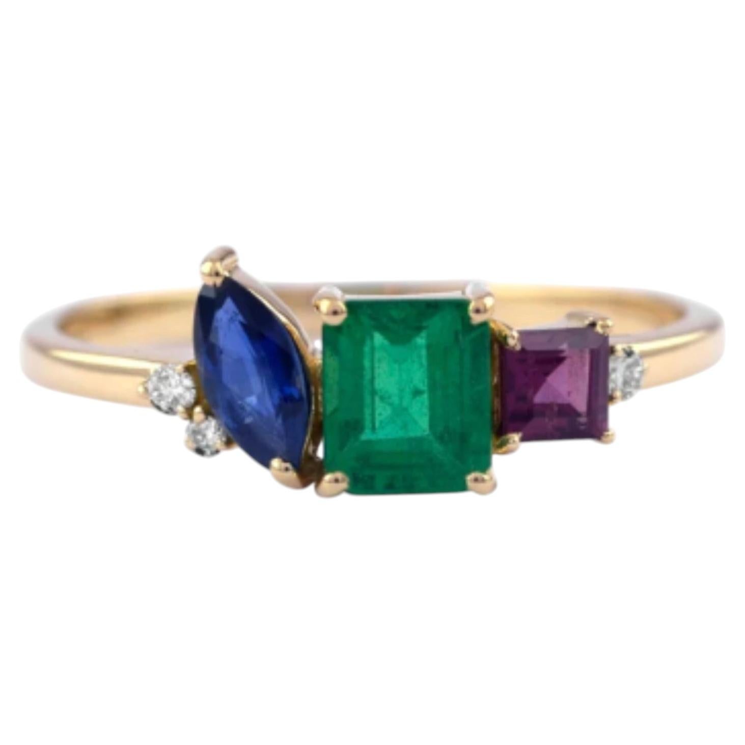 18K Yellow Gold Designer Ring with Blue Sapphire, Emerald, and Diamond For Sale