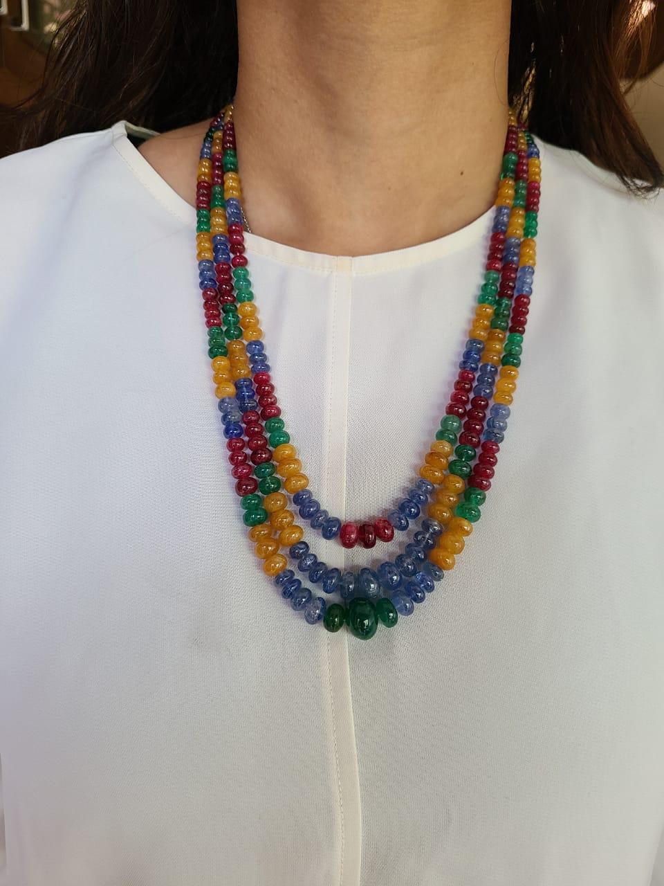 Anglo-Indian Natural Blue Sapphire, Emerald, Spine & Yellow Sapphire Beaded 3 Strand Necklace For Sale