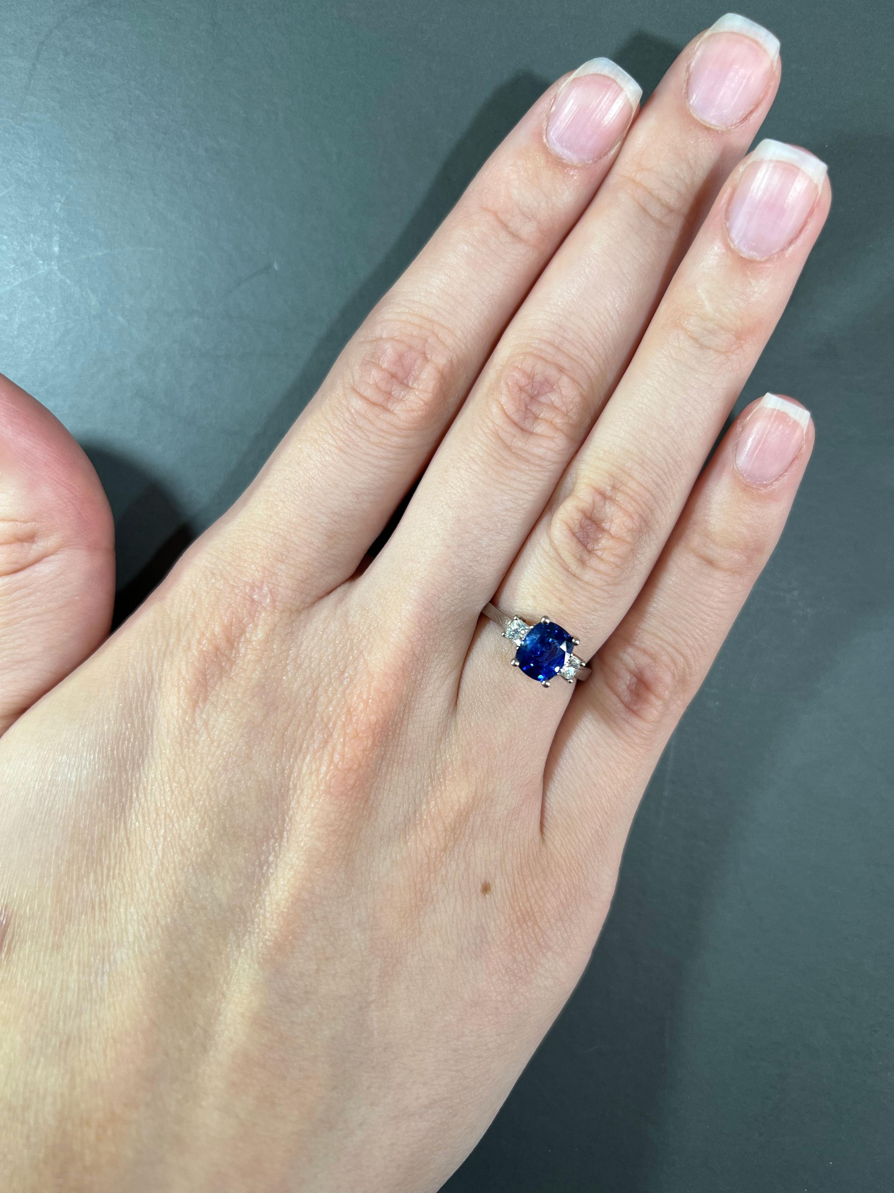 Natural Blue Sapphire Gemstone 2.17 cts in 14KWG Ring with Diamonds / GIA Report For Sale 5