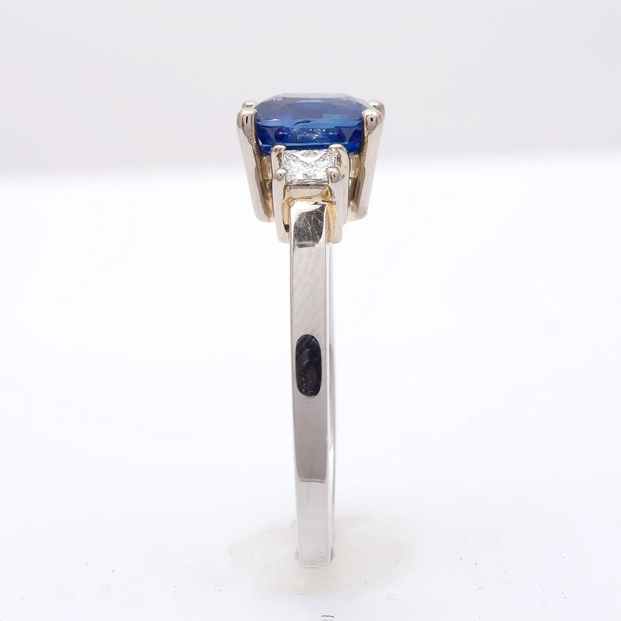 Natural Blue Sapphire Gemstone 2.17 cts in 14KWG Ring with Diamonds / GIA Report In New Condition For Sale In Los Angeles, CA