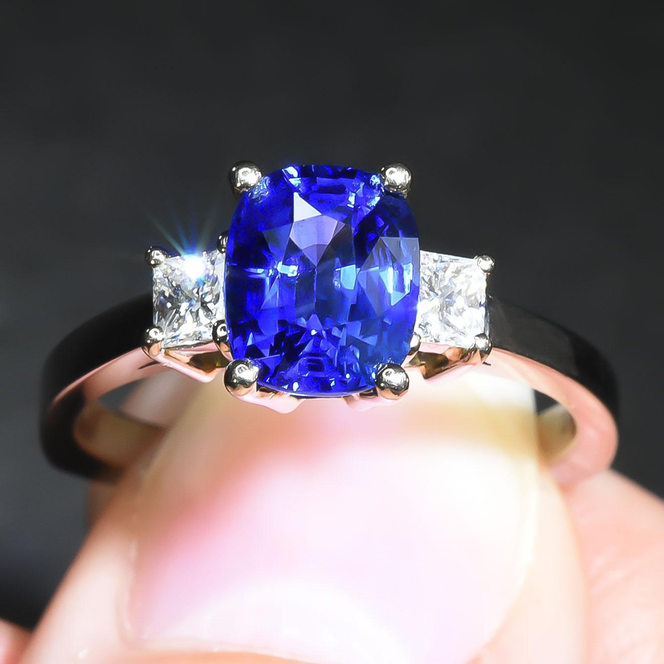 Natural Blue Sapphire Gemstone 2.17 cts in 14KWG Ring with Diamonds / GIA Report For Sale 1