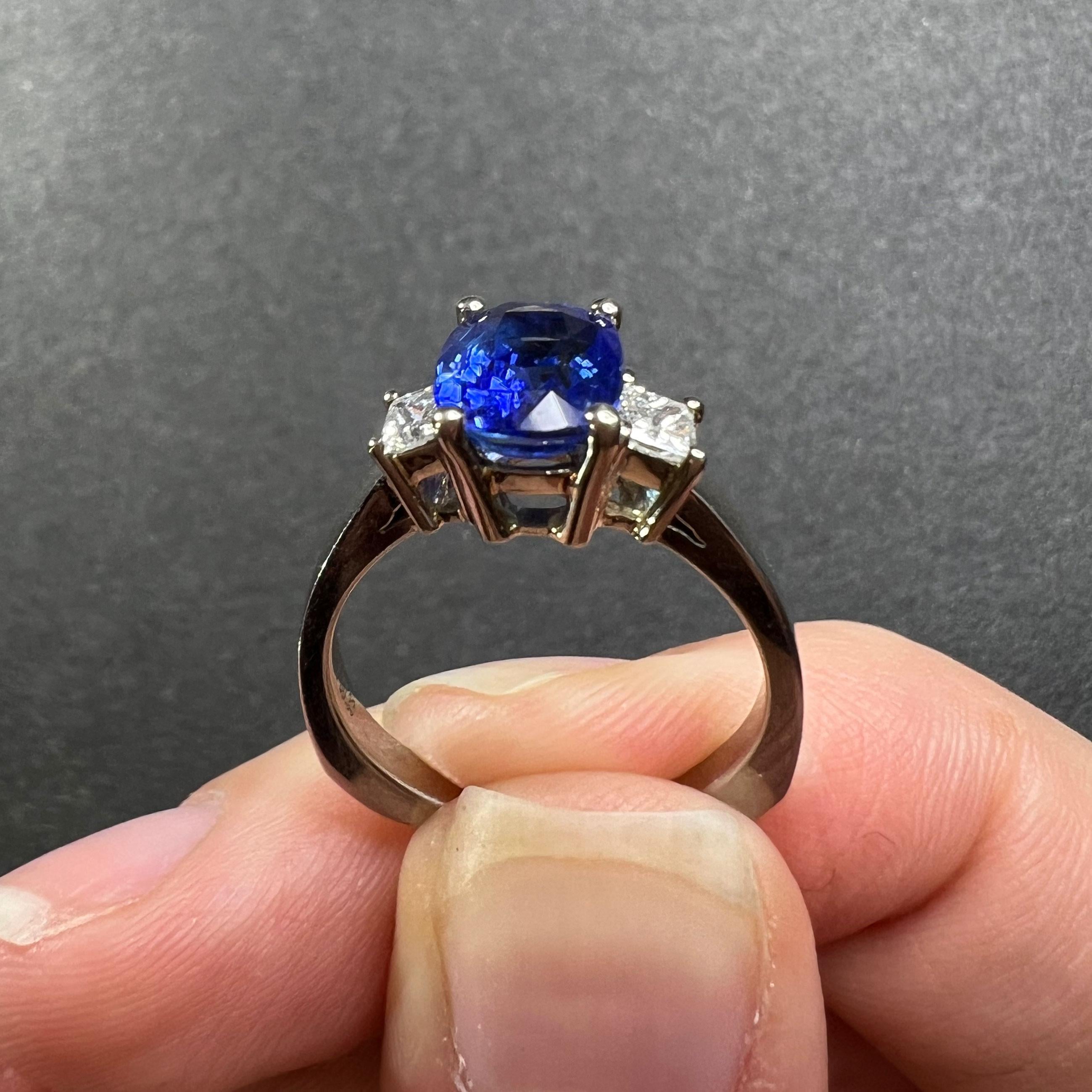Natural Blue Sapphire Gemstone 2.17 cts in 14KWG Ring with Diamonds / GIA Report For Sale 3