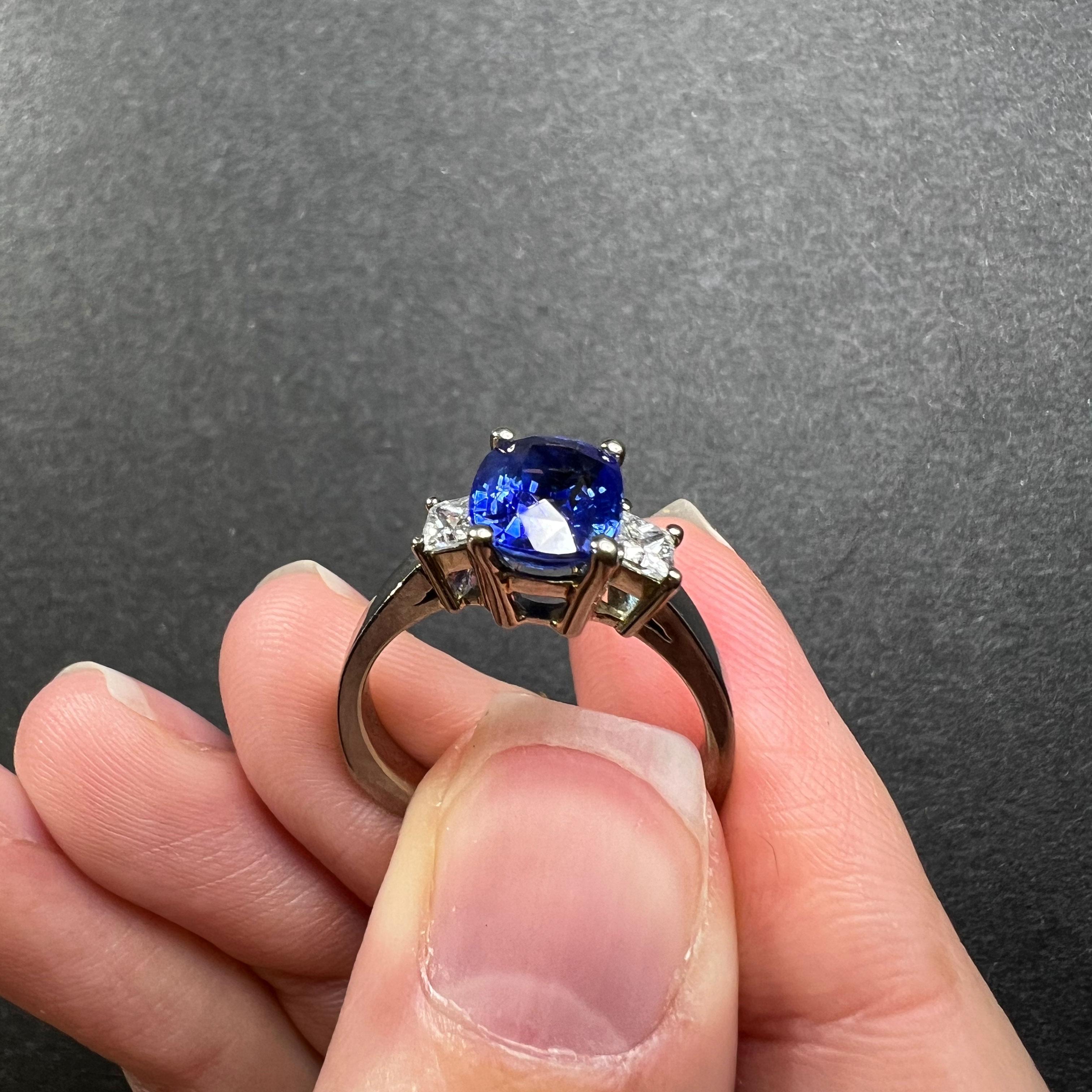 Natural Blue Sapphire Gemstone 2.17 cts in 14KWG Ring with Diamonds / GIA Report For Sale 4