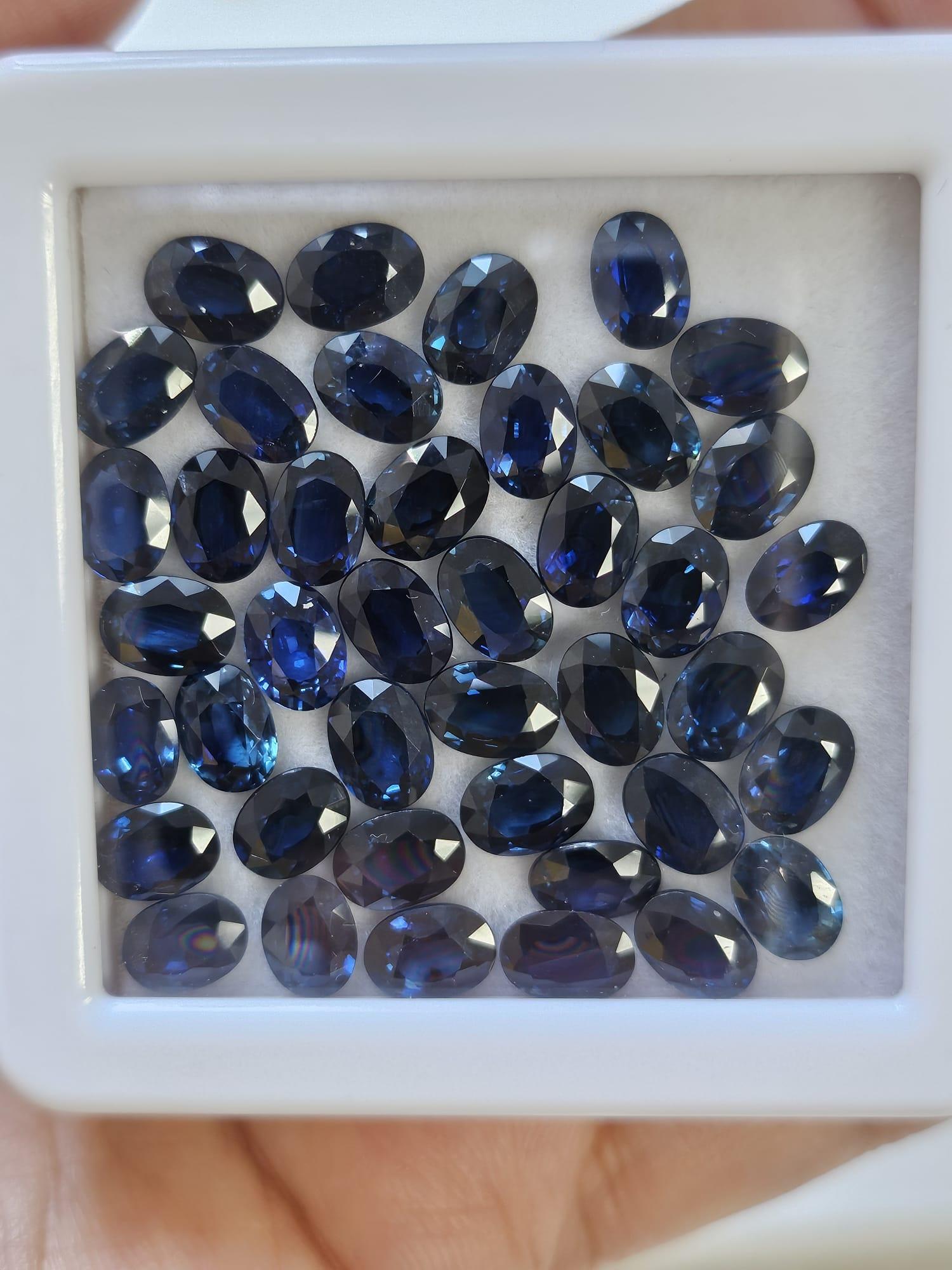 Natürlicher Blauer Saphir Edelstein Oval Facettenschliff Loser Edelstein für Schmuck für Damen oder Herren im Angebot