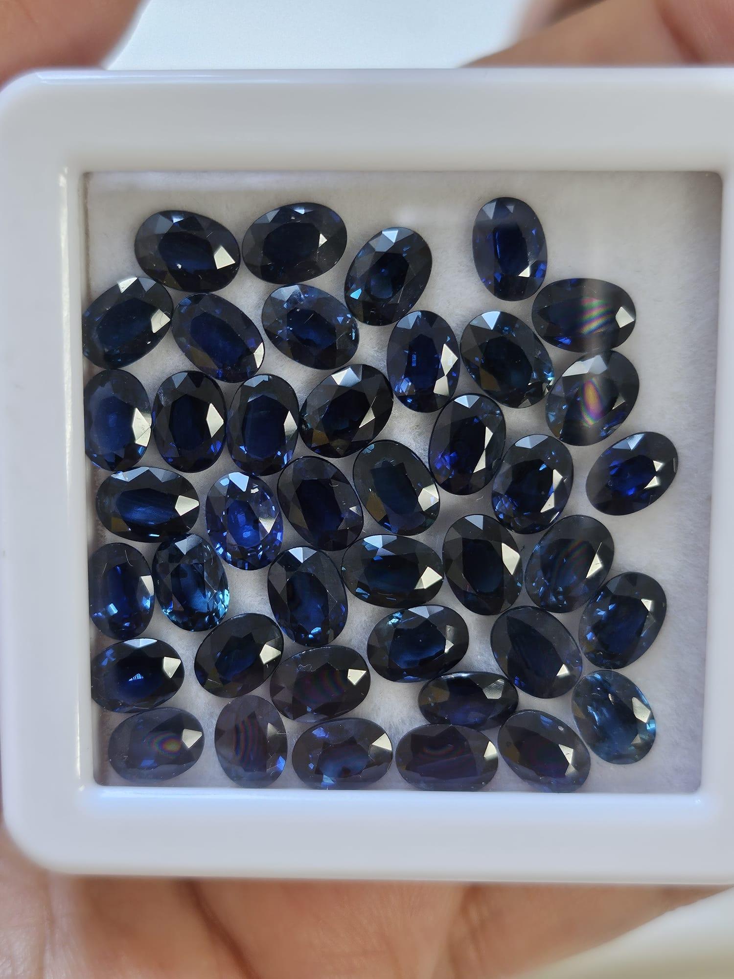 Natürlicher Blauer Saphir Edelstein Oval Facettenschliff Loser Edelstein für Schmuck im Angebot 1