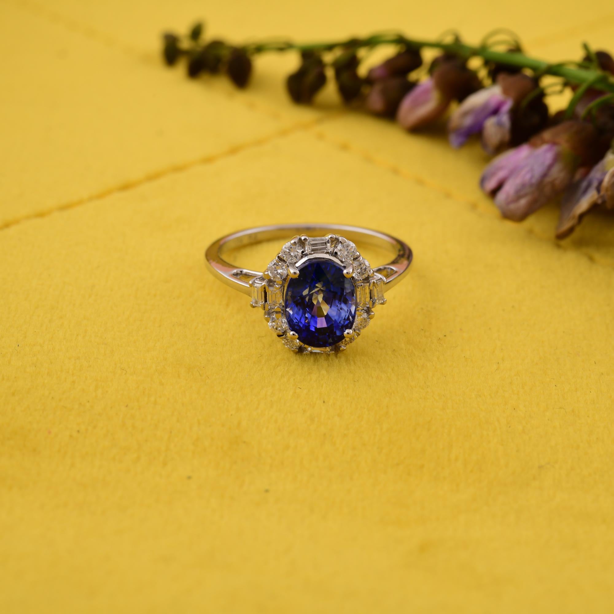 Natural Blue Sapphire Gemstone Ring SI/HI Diamond 18 Karat White Gold Jewelry For Sale 1