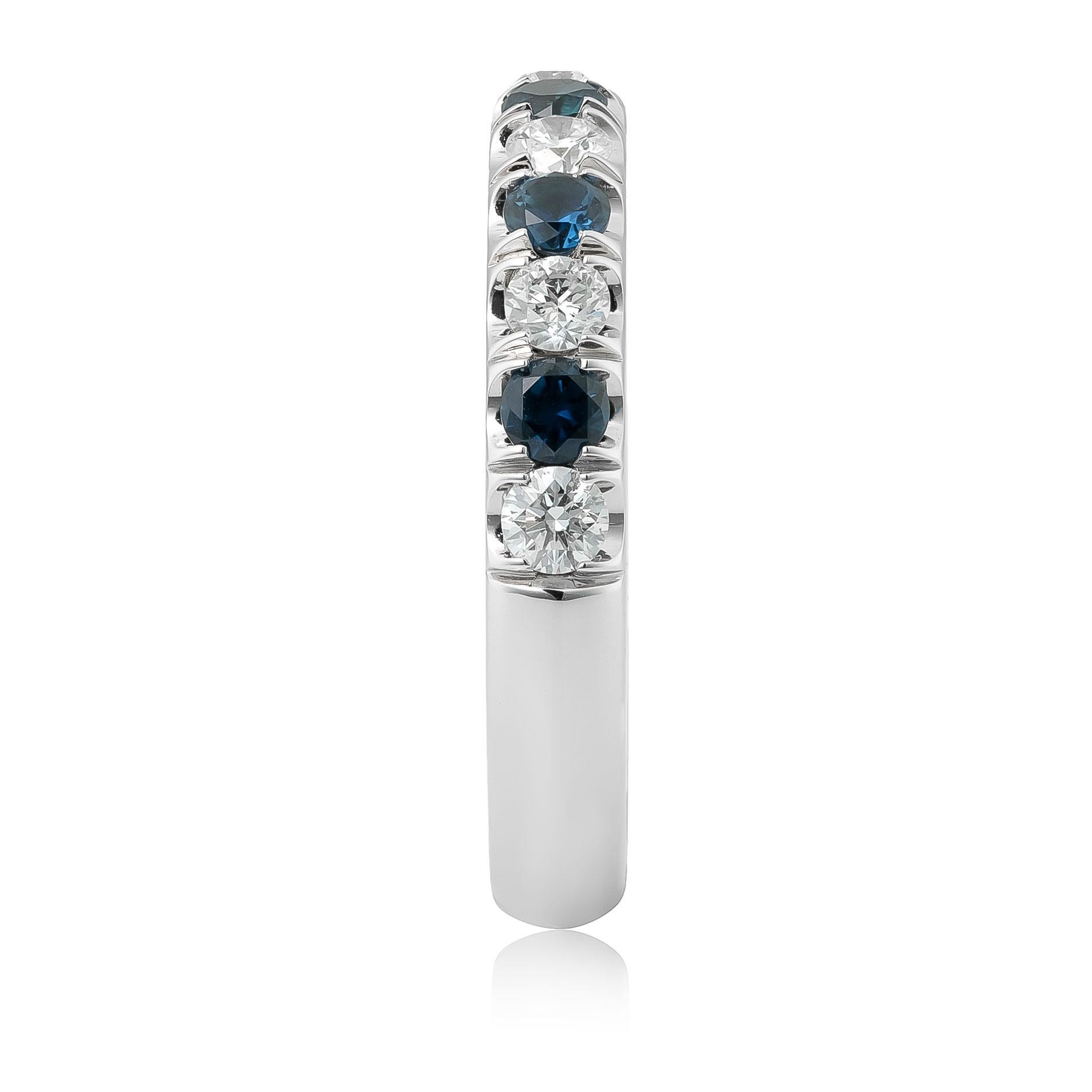 Natural Blue Sapphire Gemstones 0.45 carats in 14K White Gold Ring with Diamonds In New Condition In Los Angeles, CA