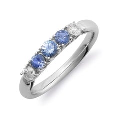 Gemme di zaffiro blu naturale da 0,52 carati in anello d'oro bianco 18 carati con diamanti