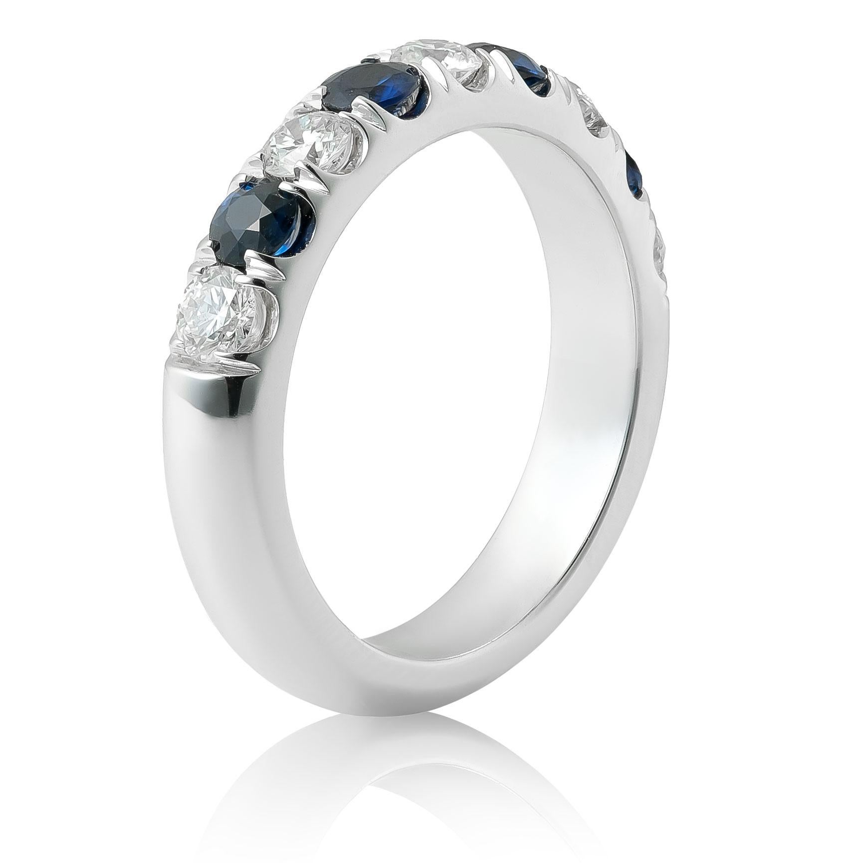 Mixed Cut Natural Blue Sapphire Gemstones 0.56 carats in 14K White Gold Ring w Diamonds For Sale