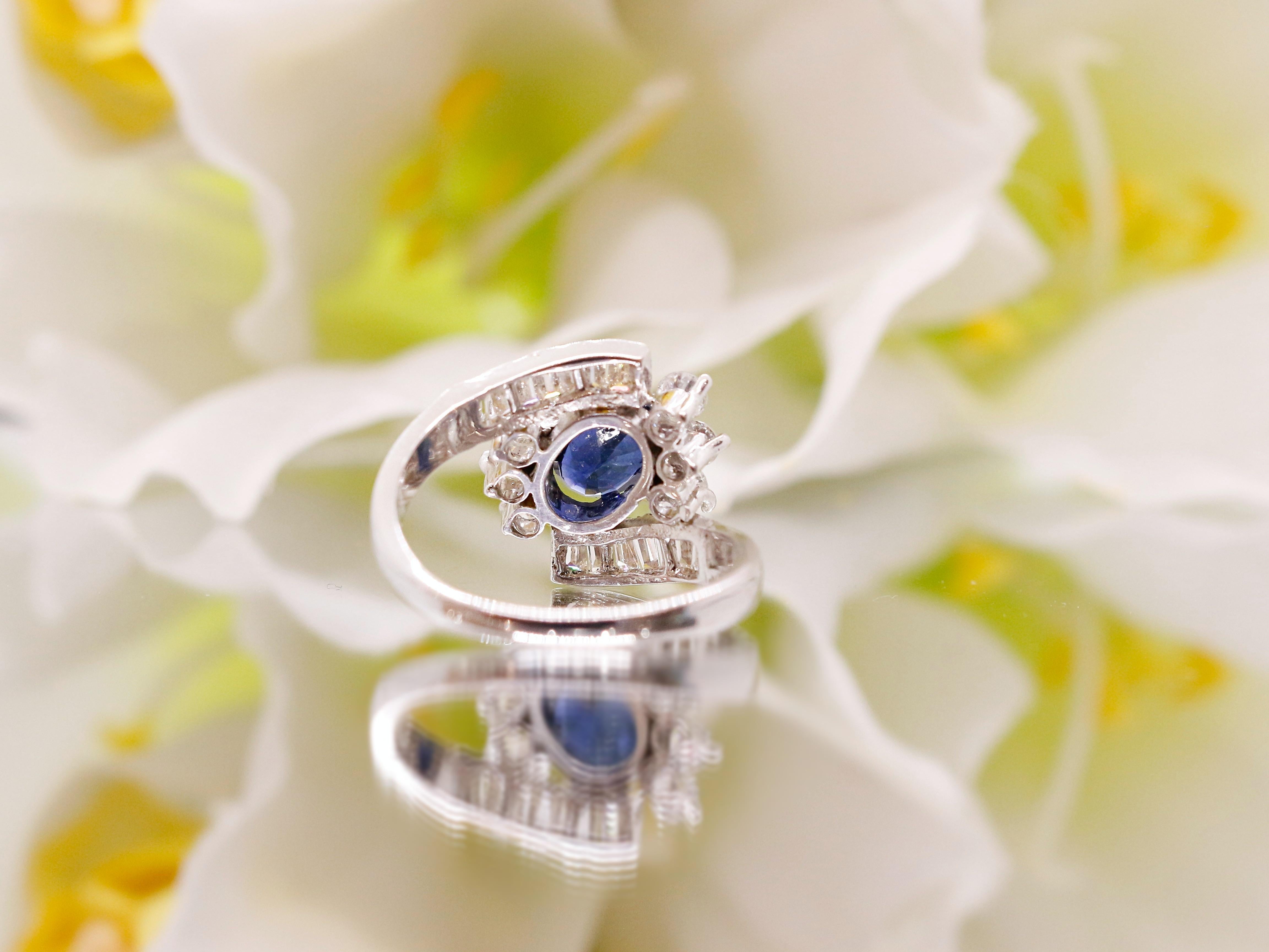 Natural Blue Sapphire Ring 18k White Gold with Diamonds In New Condition For Sale In Fukuoka City, Fukuoka