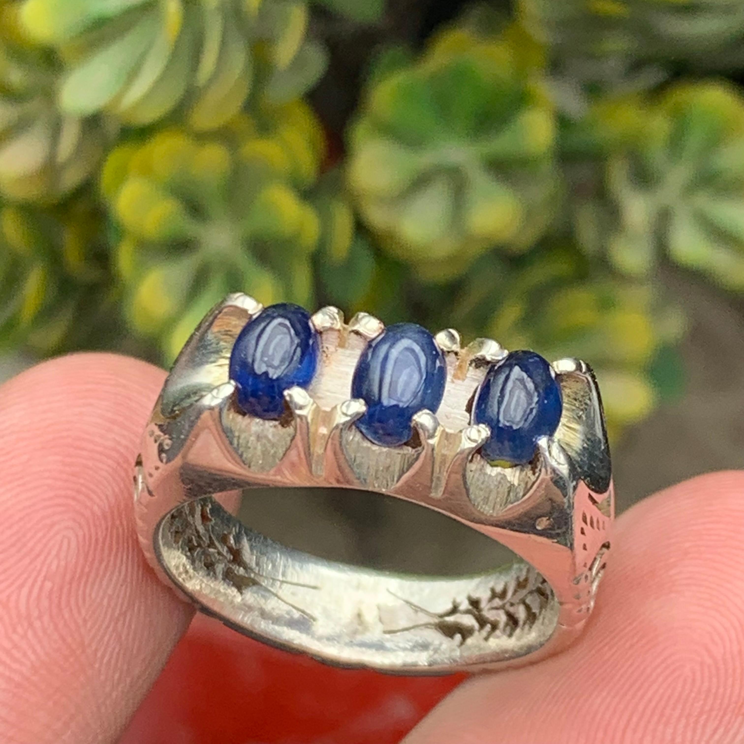 da uomo o donna Anello con zaffiro blu naturale in argento 925 inciso a mano in stile vintage in vendita