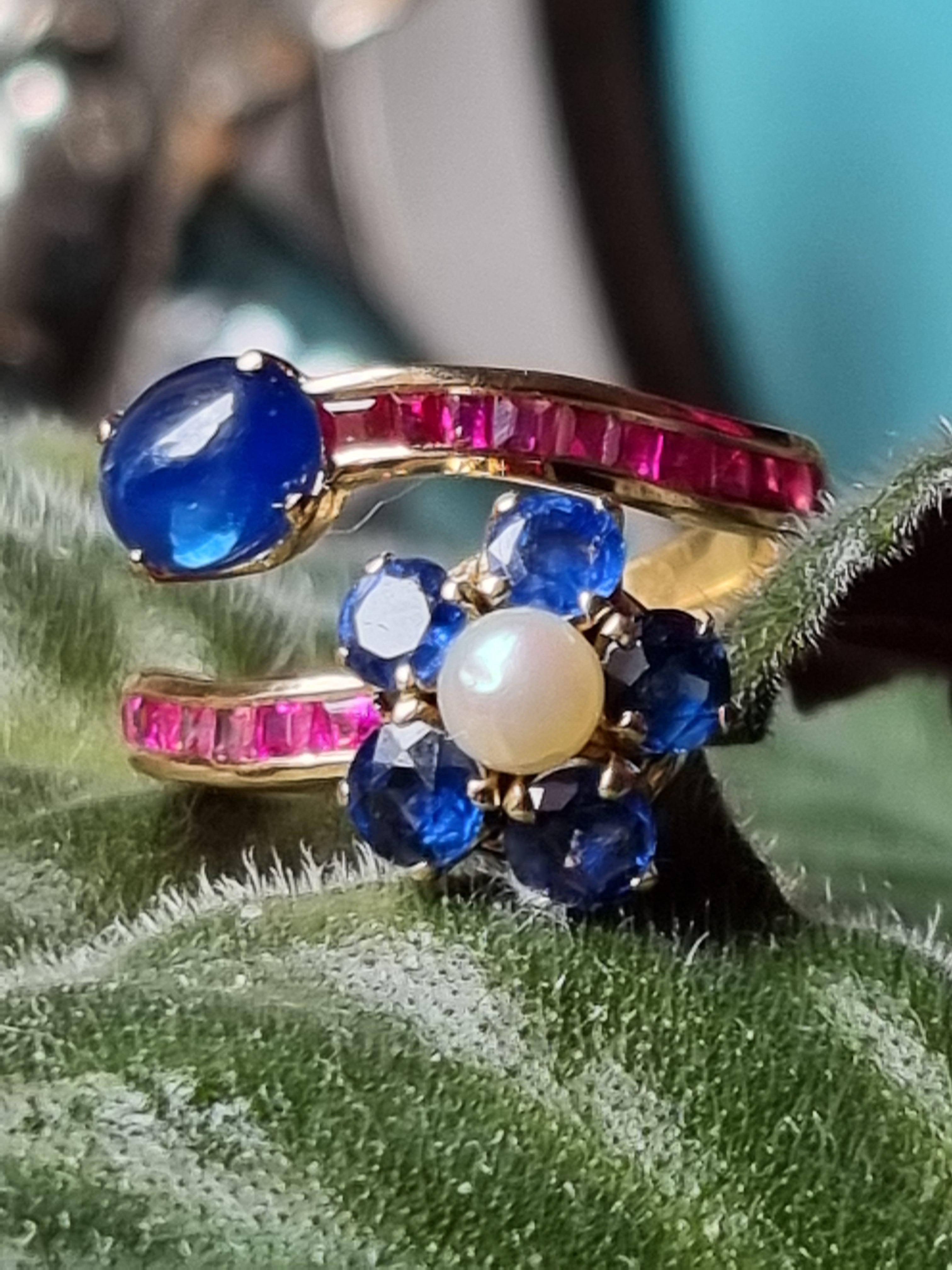Natural  Blue Sapphire, Ruby and pearl  Bypass Ring in 18 Karat Gold For Sale 4