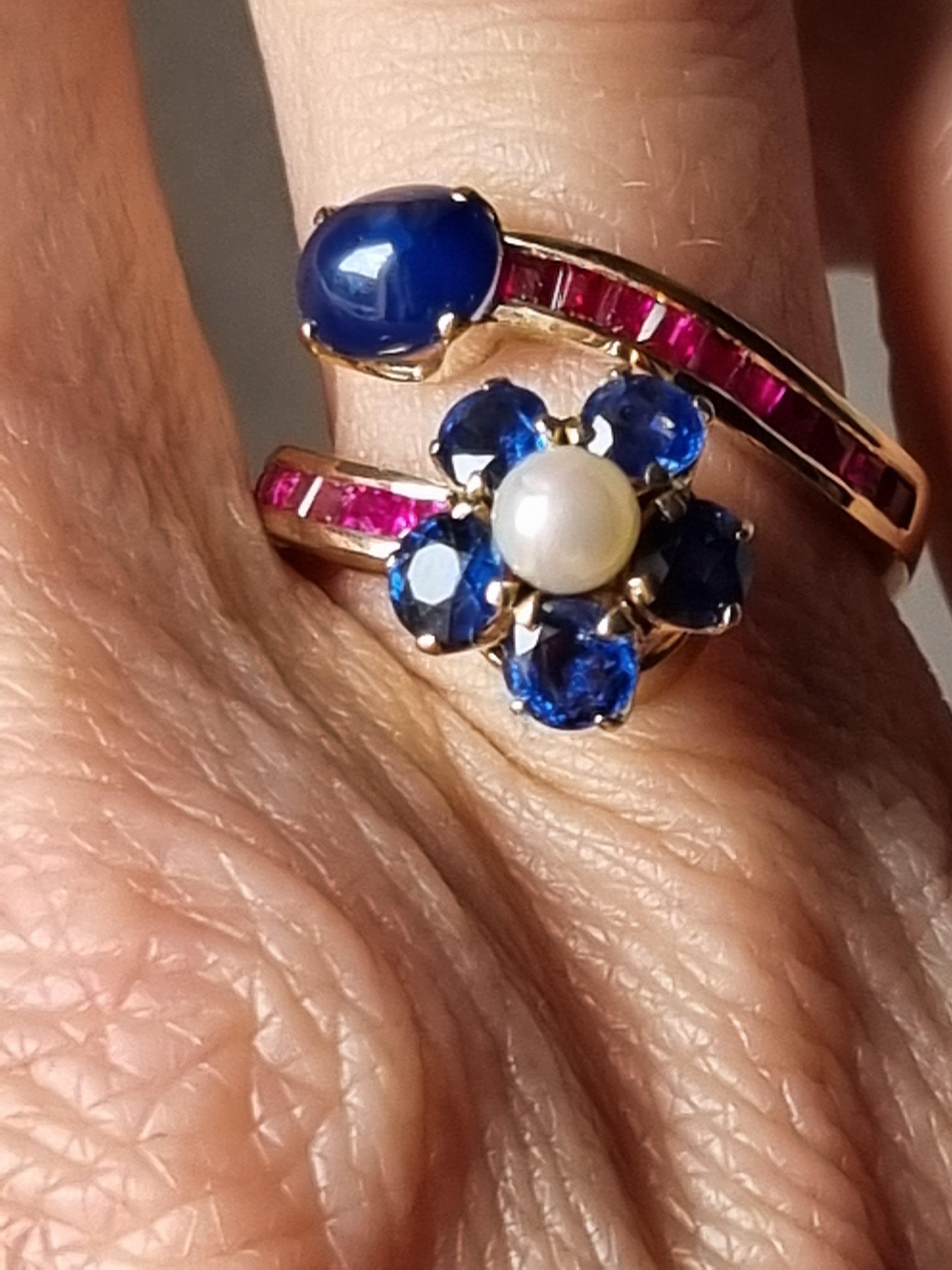 Natural  Blue Sapphire, Ruby and pearl  Bypass Ring in 18 Karat Gold For Sale 3