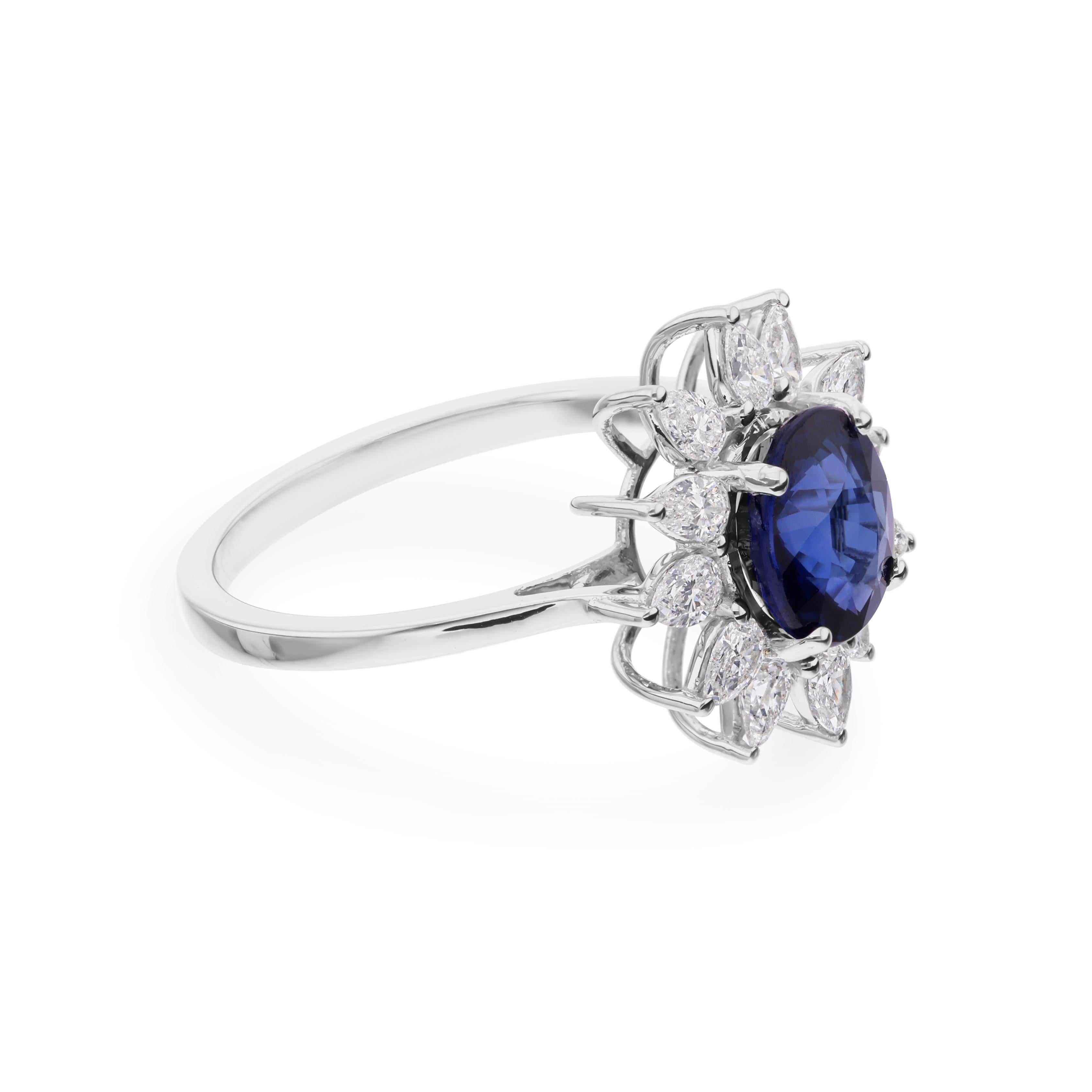 in vendita:  Anello nuziale floreale in oro bianco 18 carati con zaffiro blu naturale SI/H diamante aureolato 8