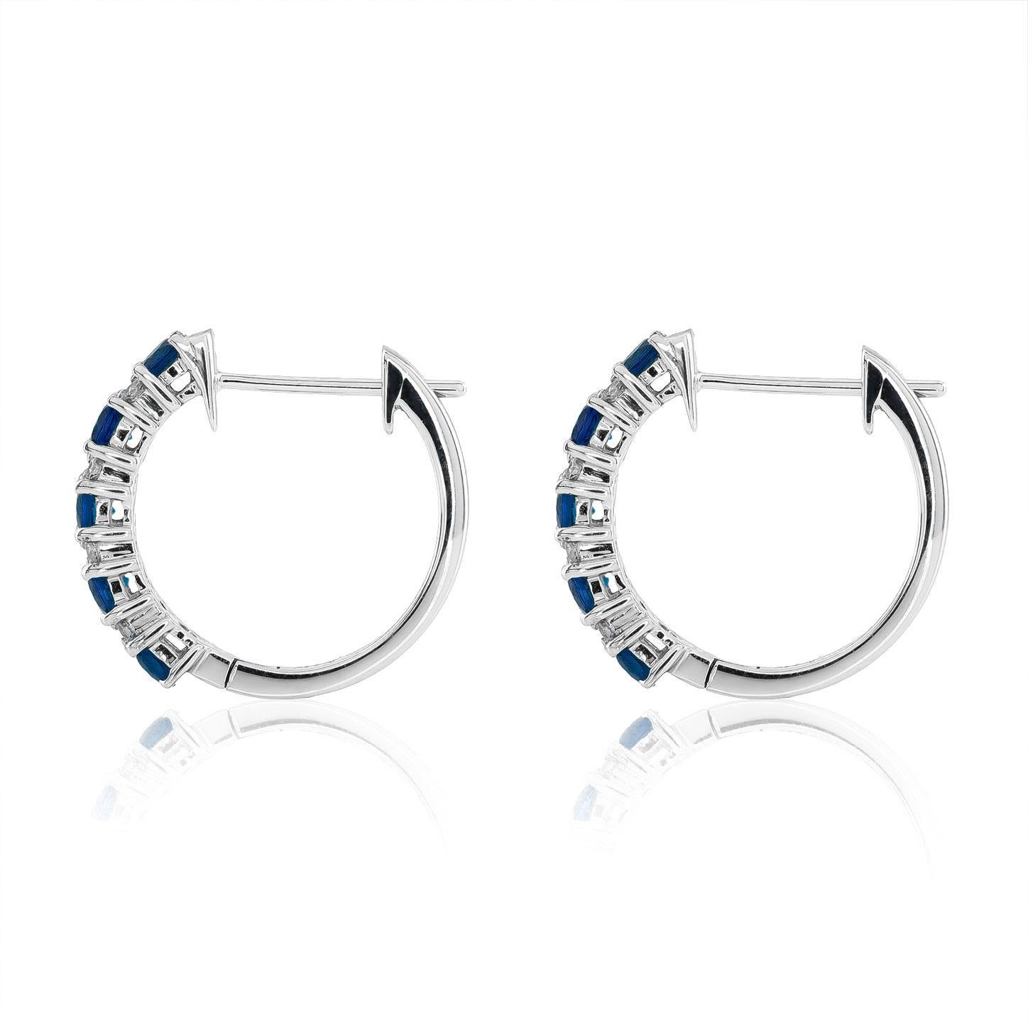Boucles d'oreilles en or blanc 14 carats avec saphirs bleus naturels de 1,05 carat Neuf - En vente à Los Angeles, CA