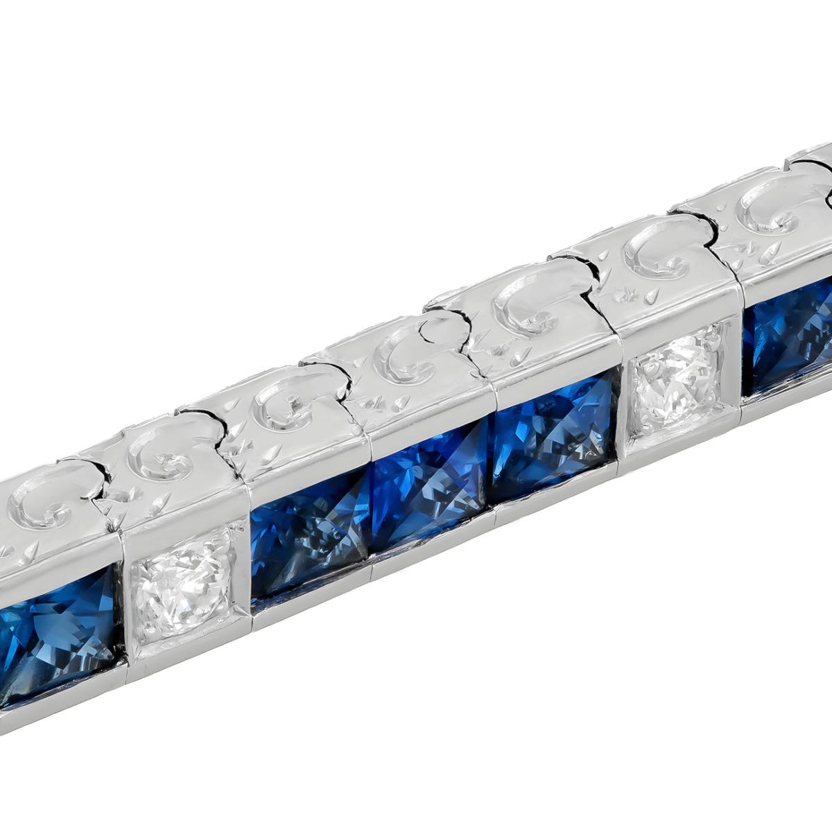 Natural Blue Sapphire Stones 7.52 carats in 18K White Gold Bracelet w Diamonds In New Condition For Sale In Los Angeles, CA