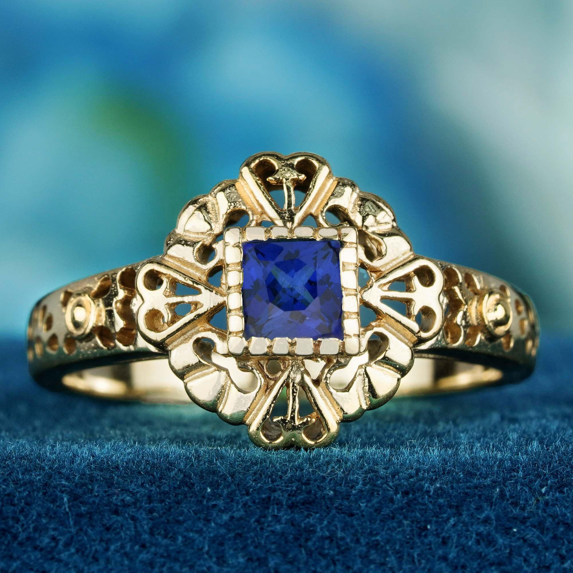 Cette bague exquise met en valeur un saphir bleu naturel, ajoutant une touche d'élégance à toutes les occasions. Le design filigrane complexe rehausse son charme vintage et en fait une véritable pièce d'apparat.
Le bleu profond du saphir, associé à