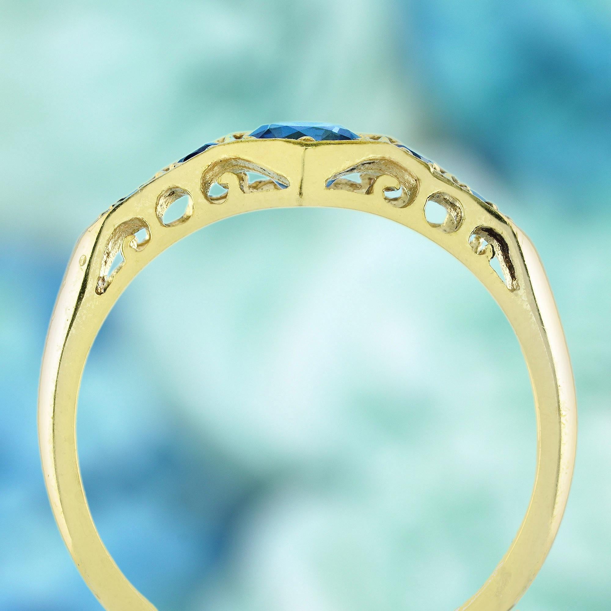 Natural Blue Sapphire Vintage Style Five Stone Ring in Solid 9K Yellow Gold In New Condition For Sale In Bangkok, TH