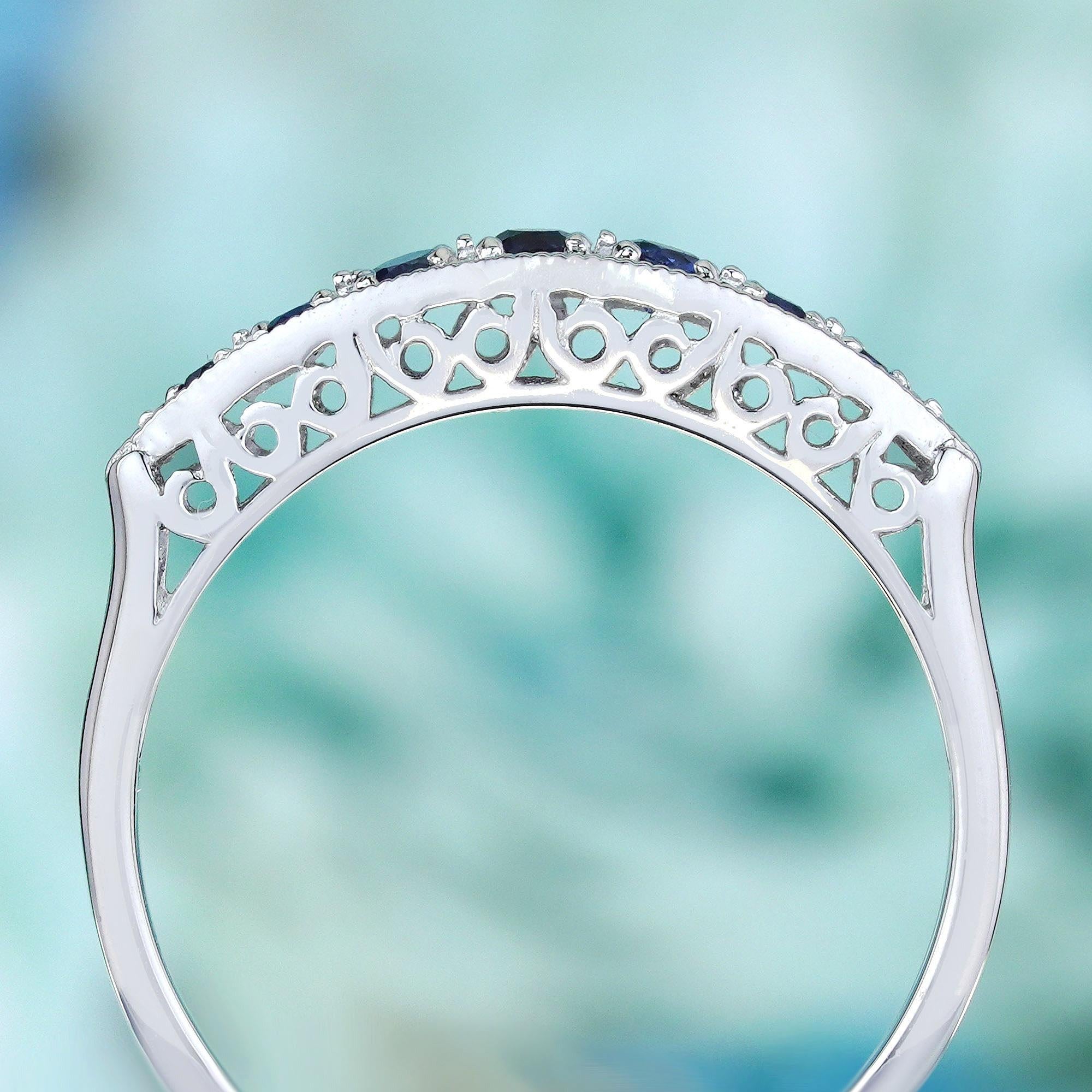 Bague de style vintage en or blanc massif 9 carats avec saphir bleu naturel Neuf - En vente à Bangkok, TH