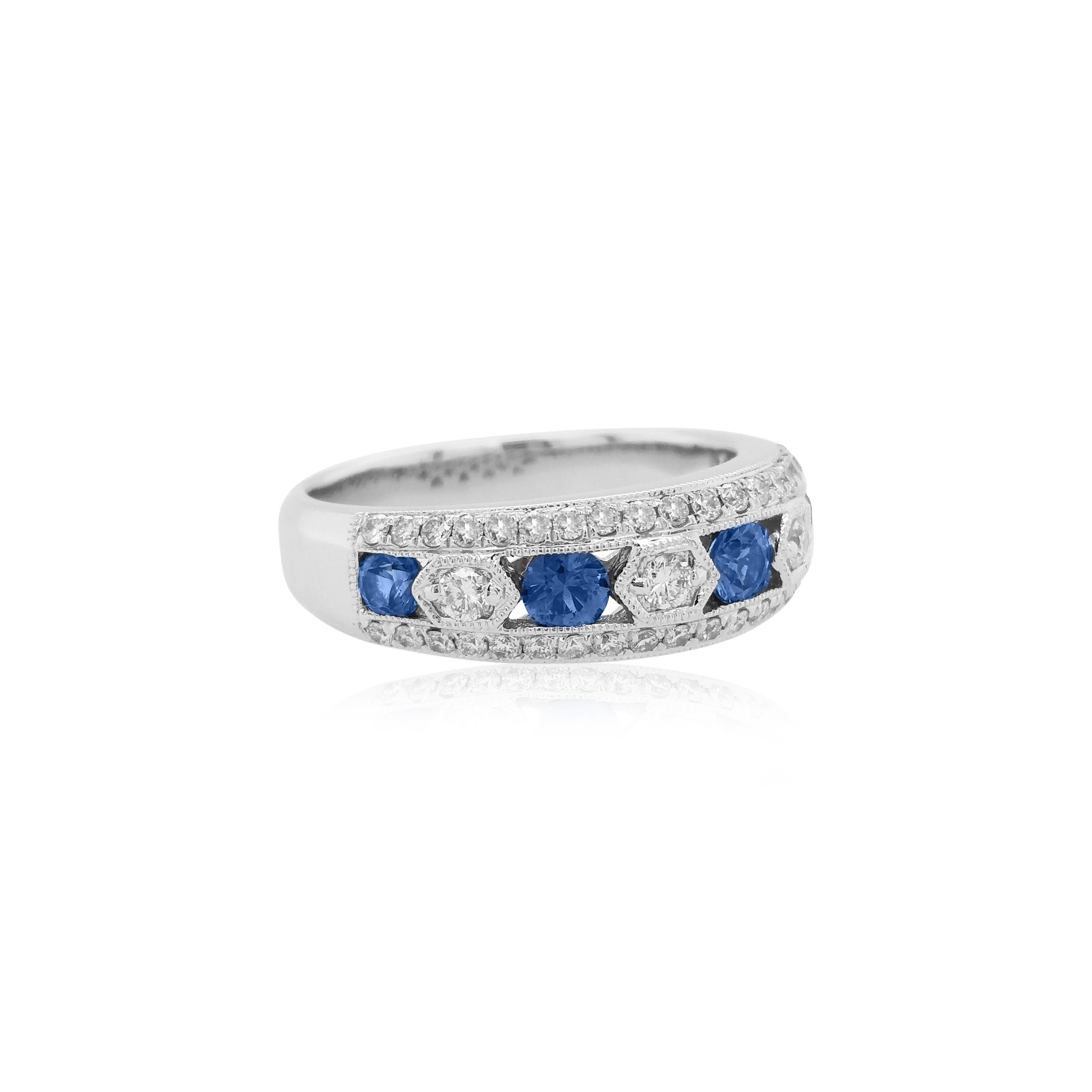 Natural Blue Sapphire White Diamond 14K Gold Band Ring In New Condition For Sale In Hong Kong, HK