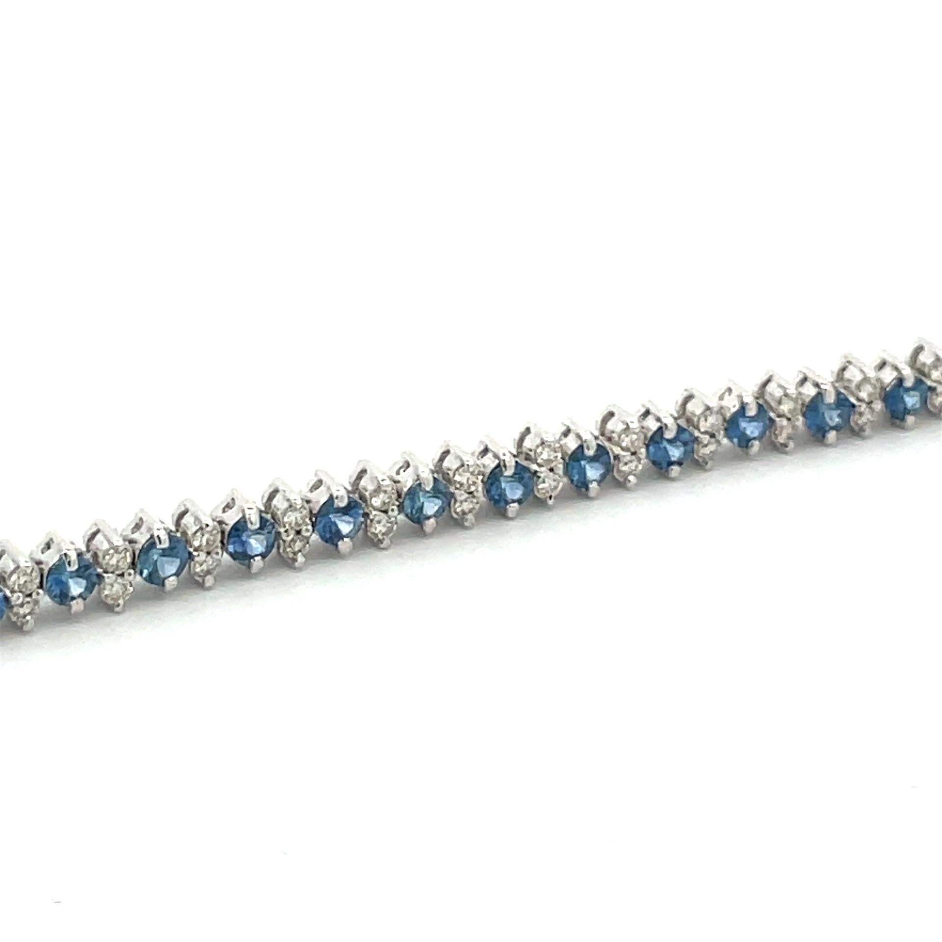 Natural Blue Sapphire & White Diamond Bracelet in 18 Karat White Gold  In New Condition For Sale In Westmount, CA