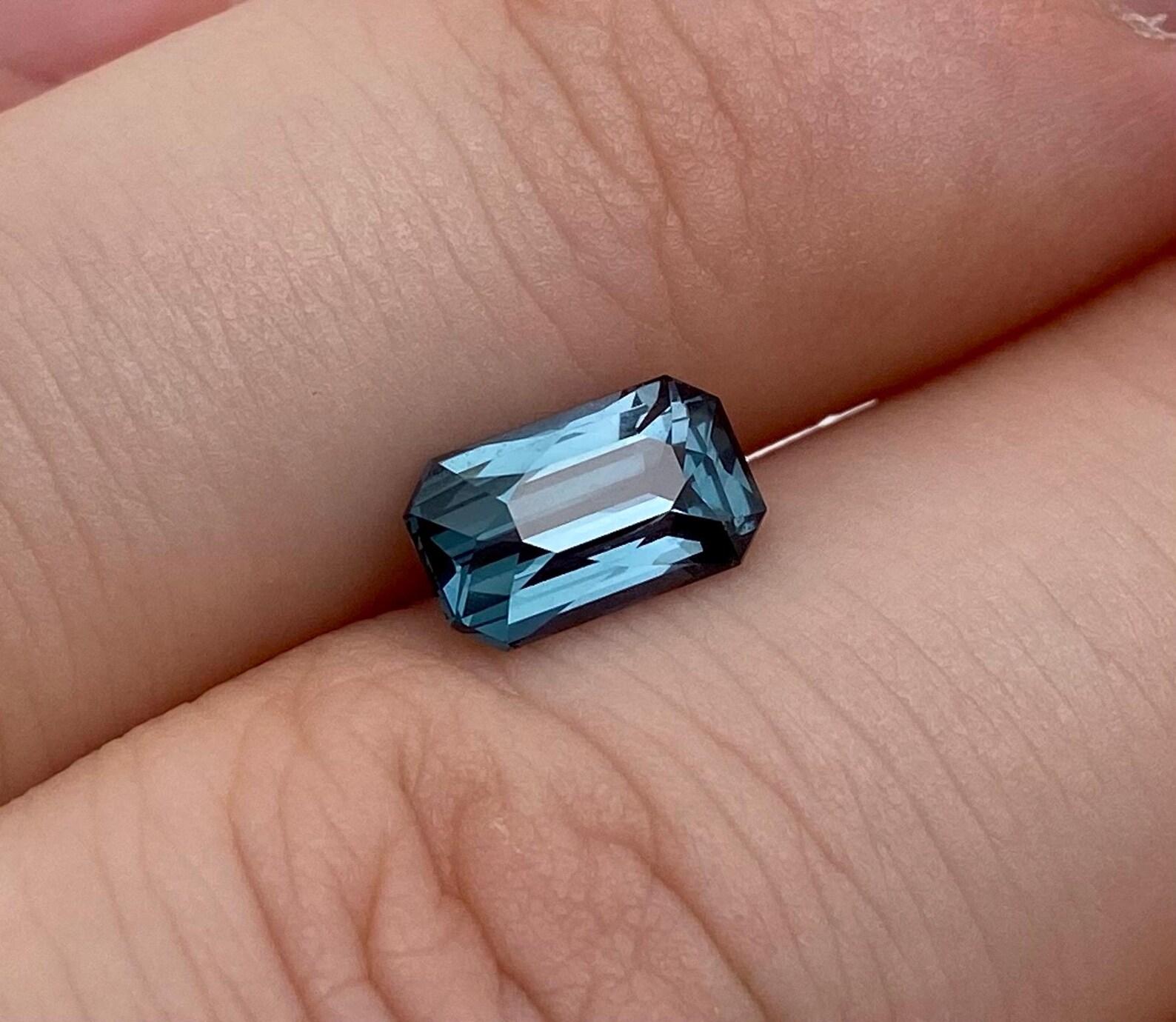 Natural Blue Spinel 2.14 ct., loose gemstone , Octagon cut, origin Tanzania For Sale 5