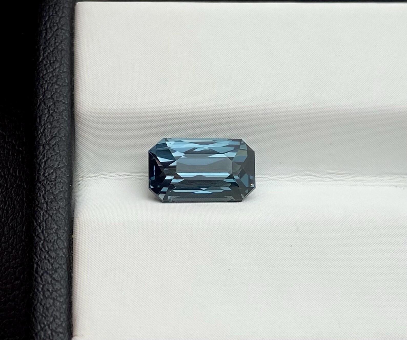 Natural Blue Spinel 2.14 ct., loose gemstone , Octagon cut, origin Tanzania For Sale 4