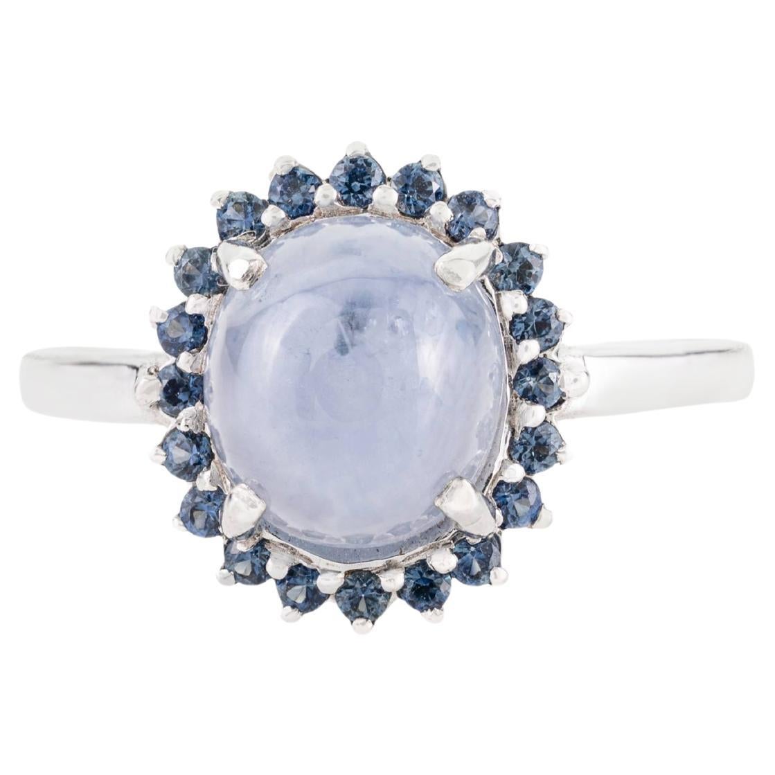 Bague Halo en saphir bleu étoilé naturel avec saphir bleu 3.07 CT 14K or blanc