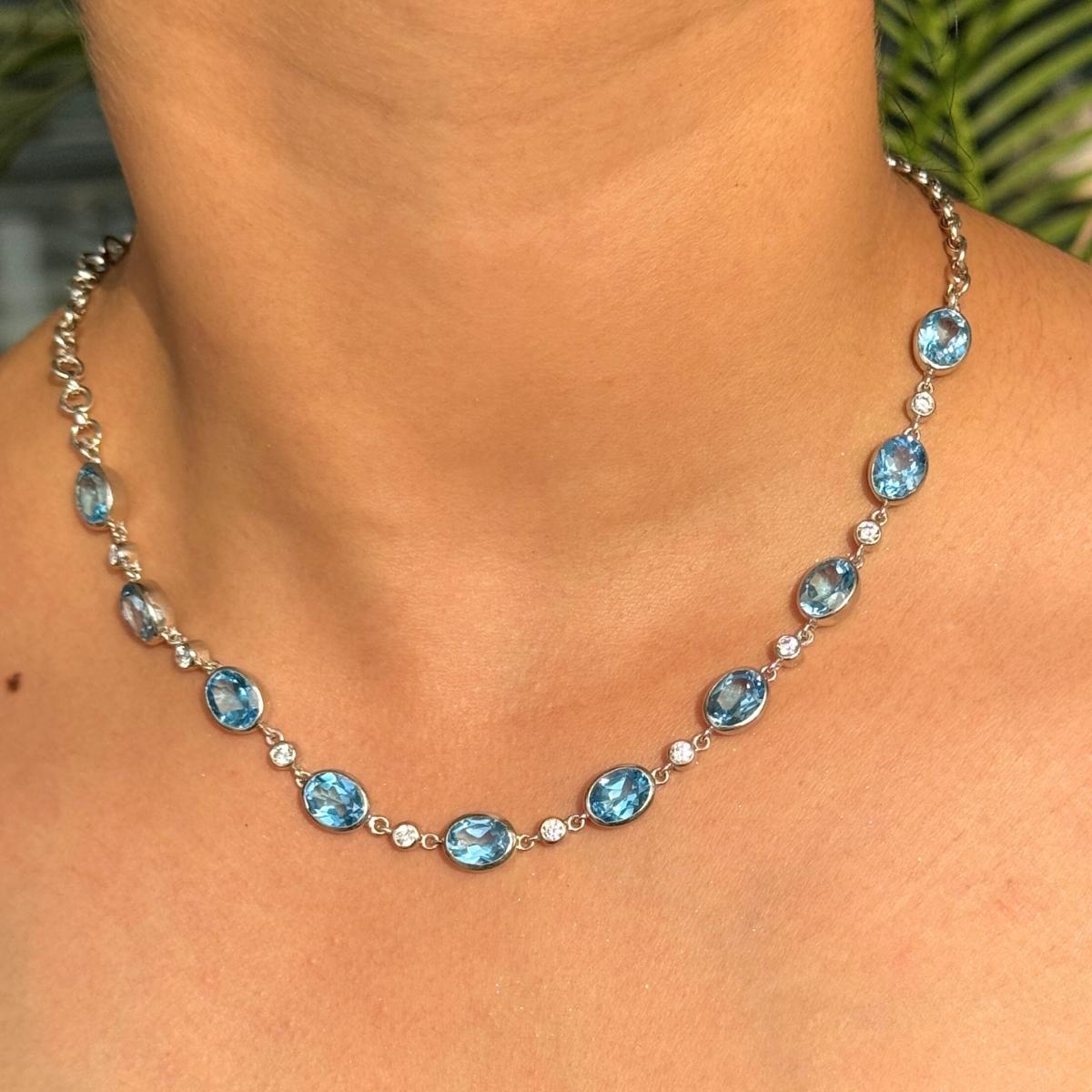 Donna Collana nuziale a stazione con topazio blu naturale e zirconi in argento 925 in vendita