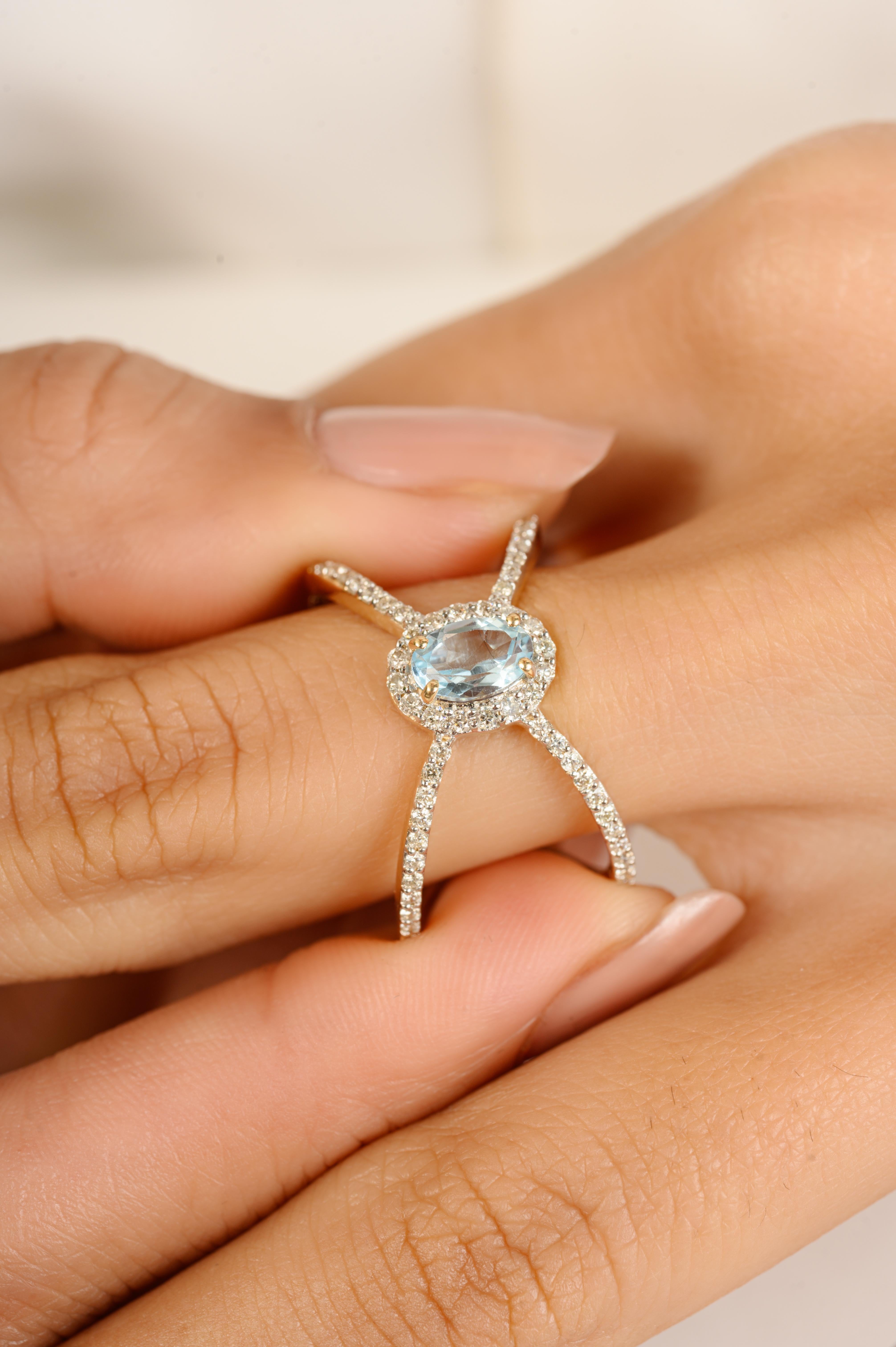 En vente :  Bague croisée en or jaune 14 carats avec topaze bleue naturelle et diamants 3