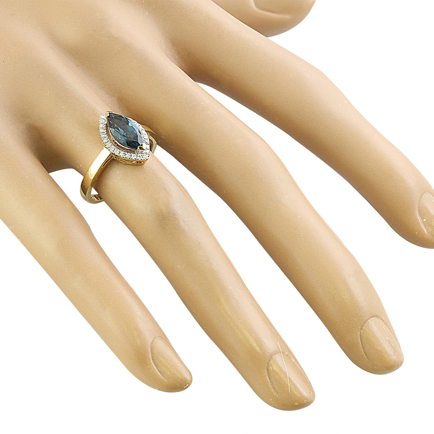 Natural Blue Topaz Diamond Ring in 14K Solid Yellow Gold In New Condition For Sale In Los Angeles, CA
