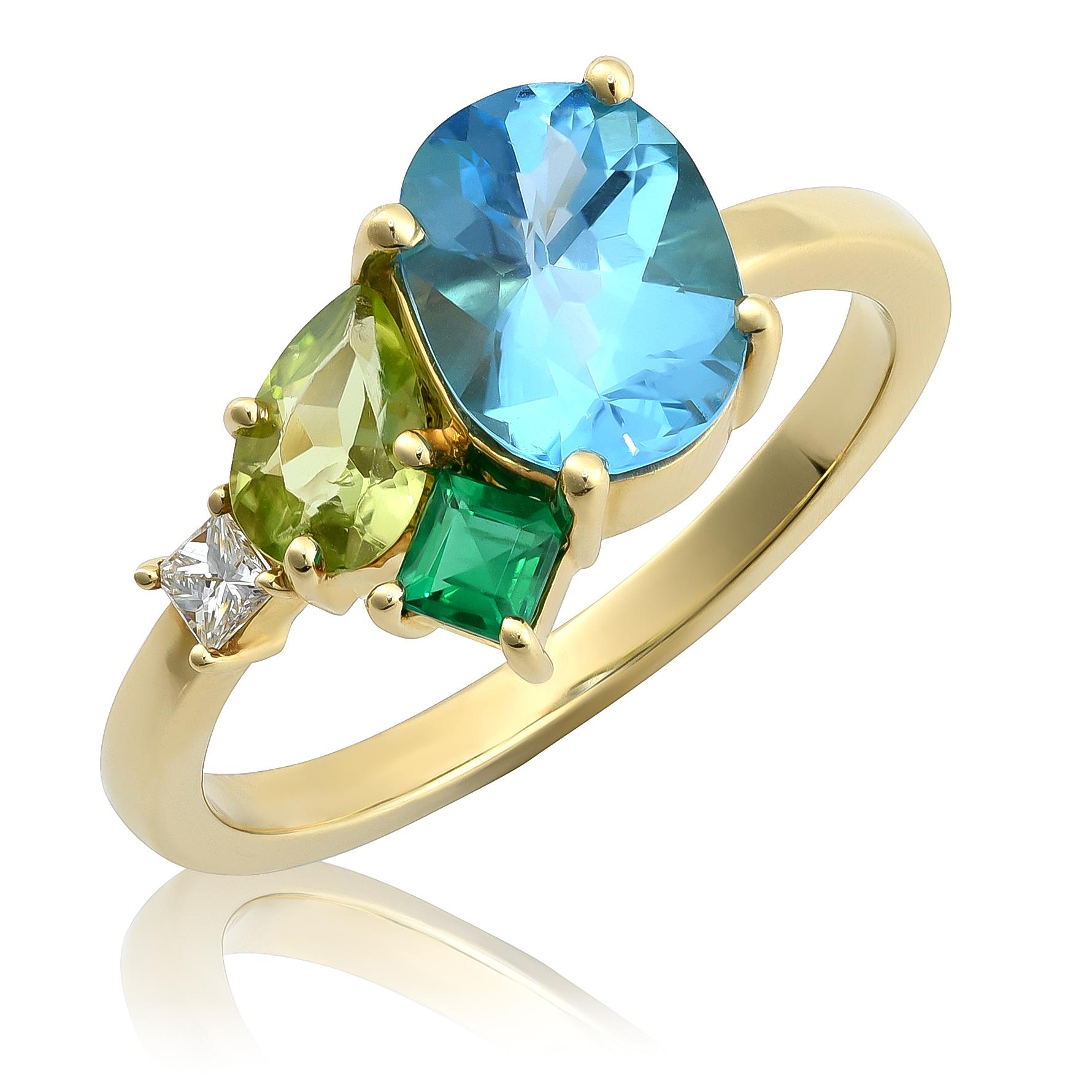 Scopri la bellezza vibrante di un anello a grappolo che combina elegantemente il fascino di Topazio Blu, Peridoto, Smeraldo e Diamanti, tutti incastonati in un lussuoso oro giallo 14K. Questo squisito anello è perfetto per chi apprezza il fascino