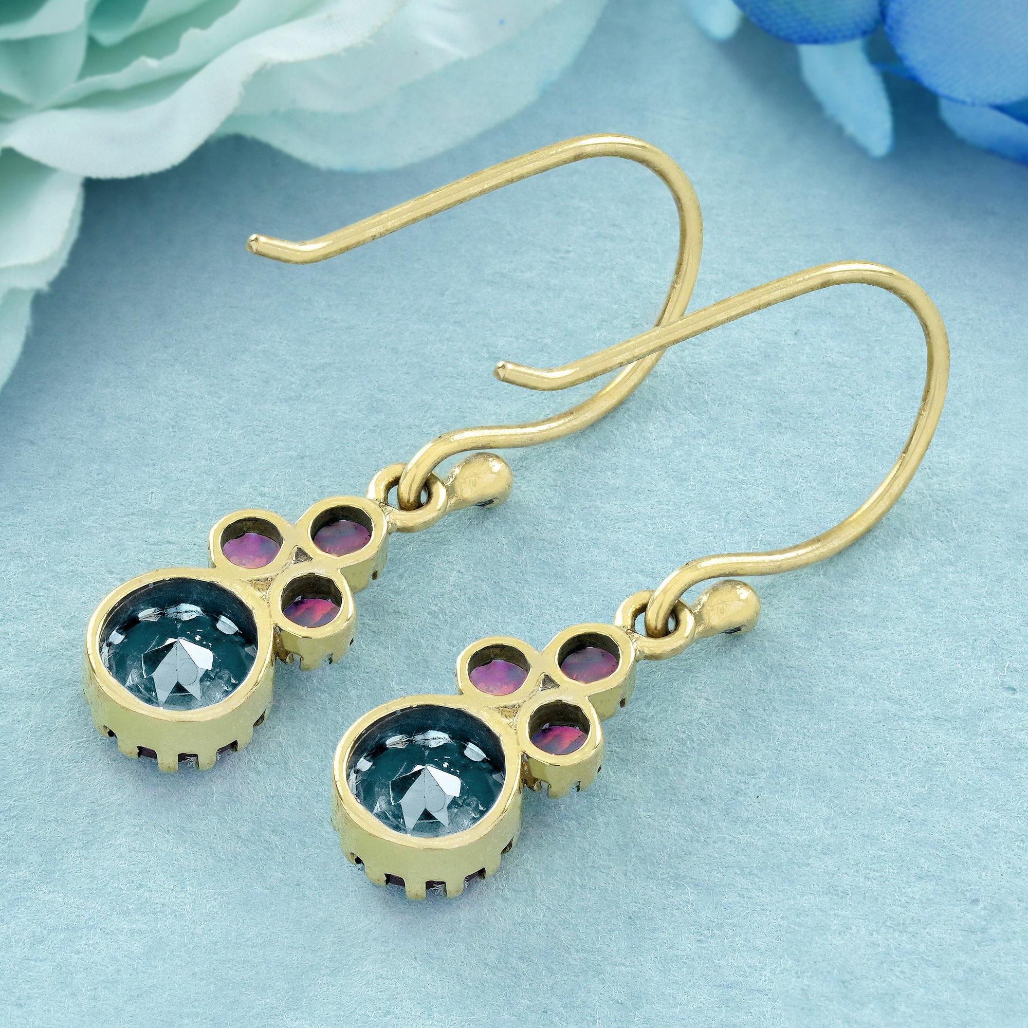 Tropfenohrringe im Vintage-Stil aus 9 Karat Gelbgold mit natürlichem blauem Topas und rosa Turmalin (Rundschliff) im Angebot