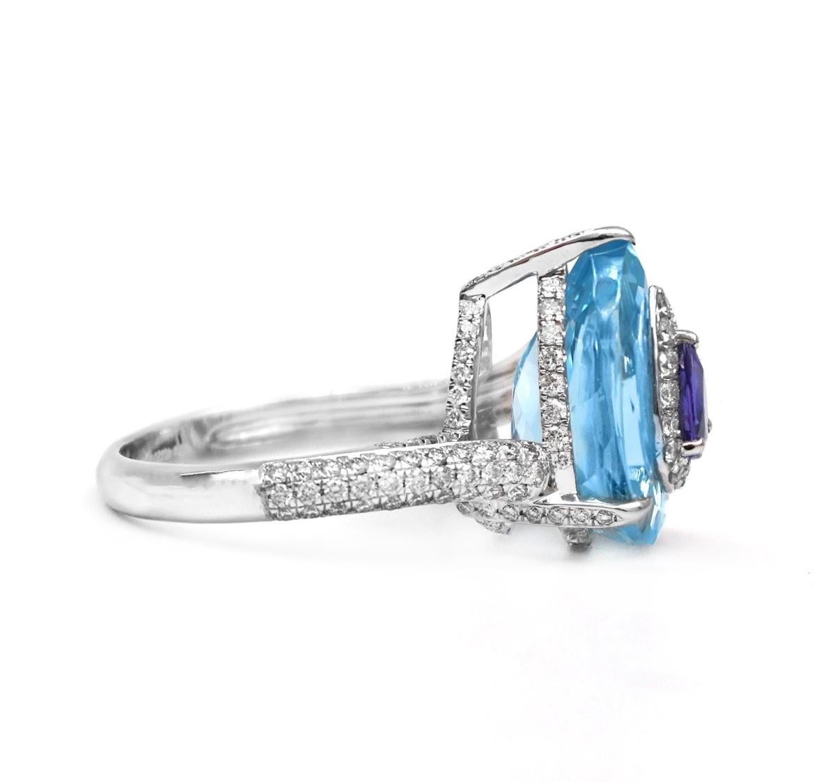 Natural blue topaz tanzanite diamond ring in 18k gold In New Condition For Sale In jaipur, IN