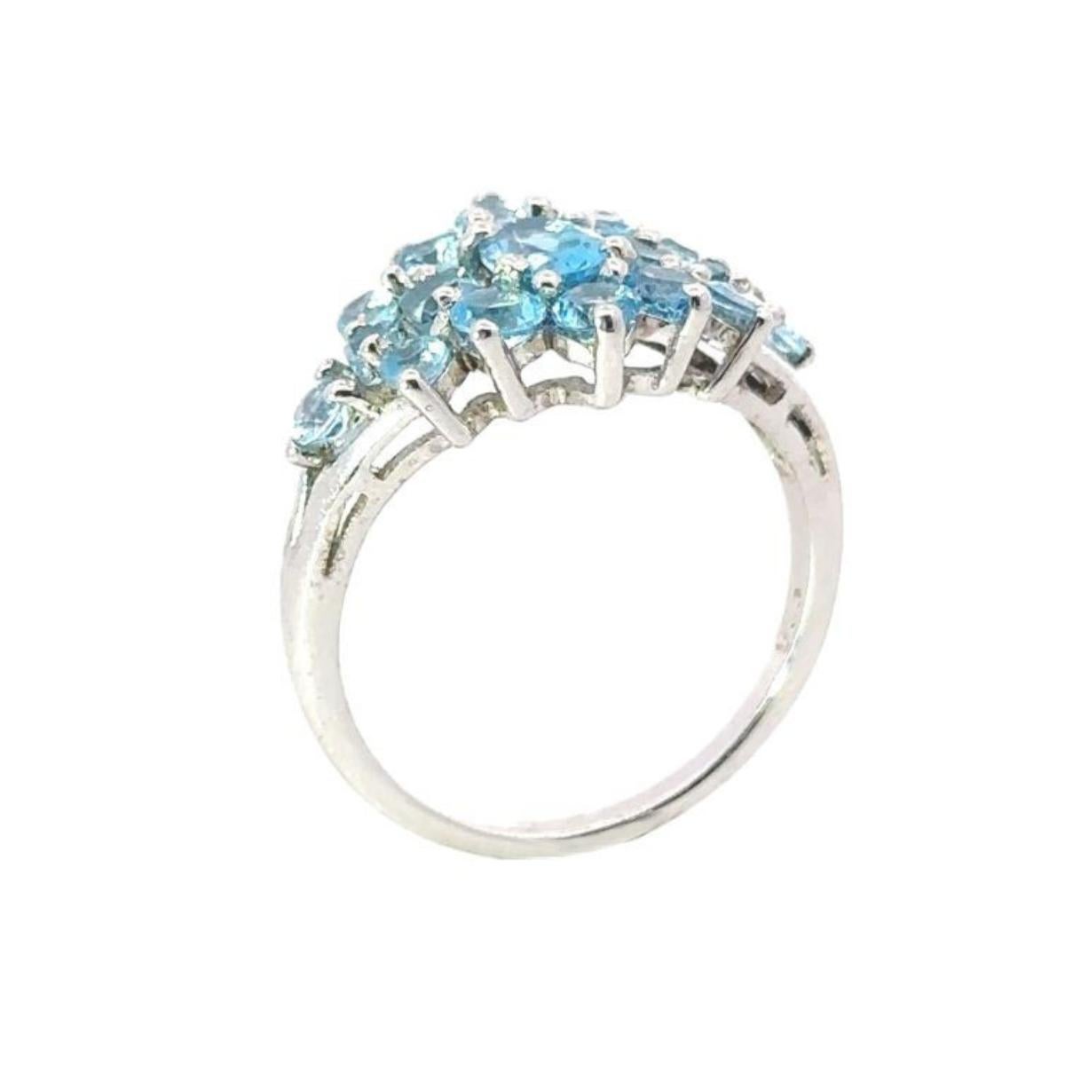 Im Angebot: Natürlicher blauer Topas Tier Cluster Verlobungsring für Mutter aus massivem Silber () 3