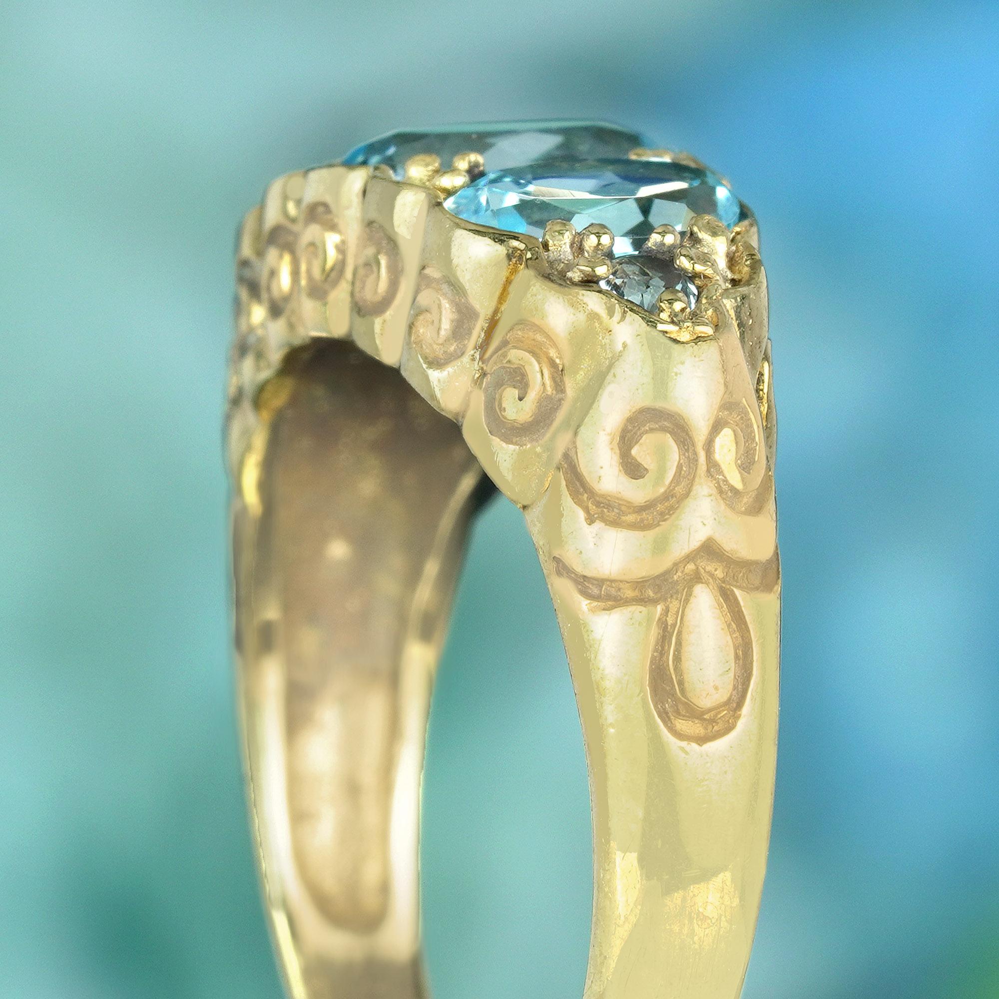 Natürlicher blauer Topas Vintage-Ring mit geschnitzten drei Steinen aus massivem 9K Gelbgold Damen im Angebot