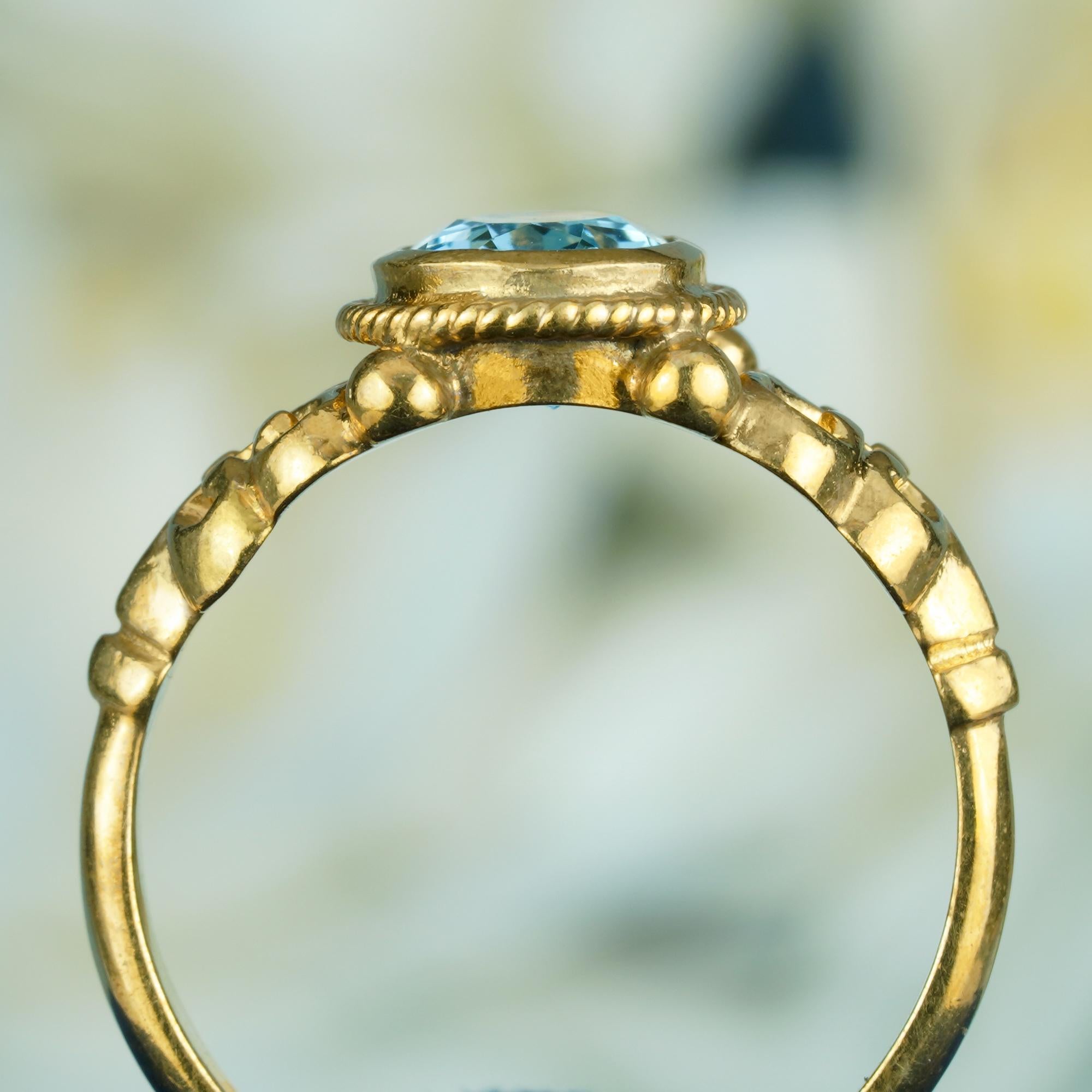 Natural Blue Topaz Vintage Style Ring in Solid 9K Yellow Gold In New Condition In Bangkok, TH