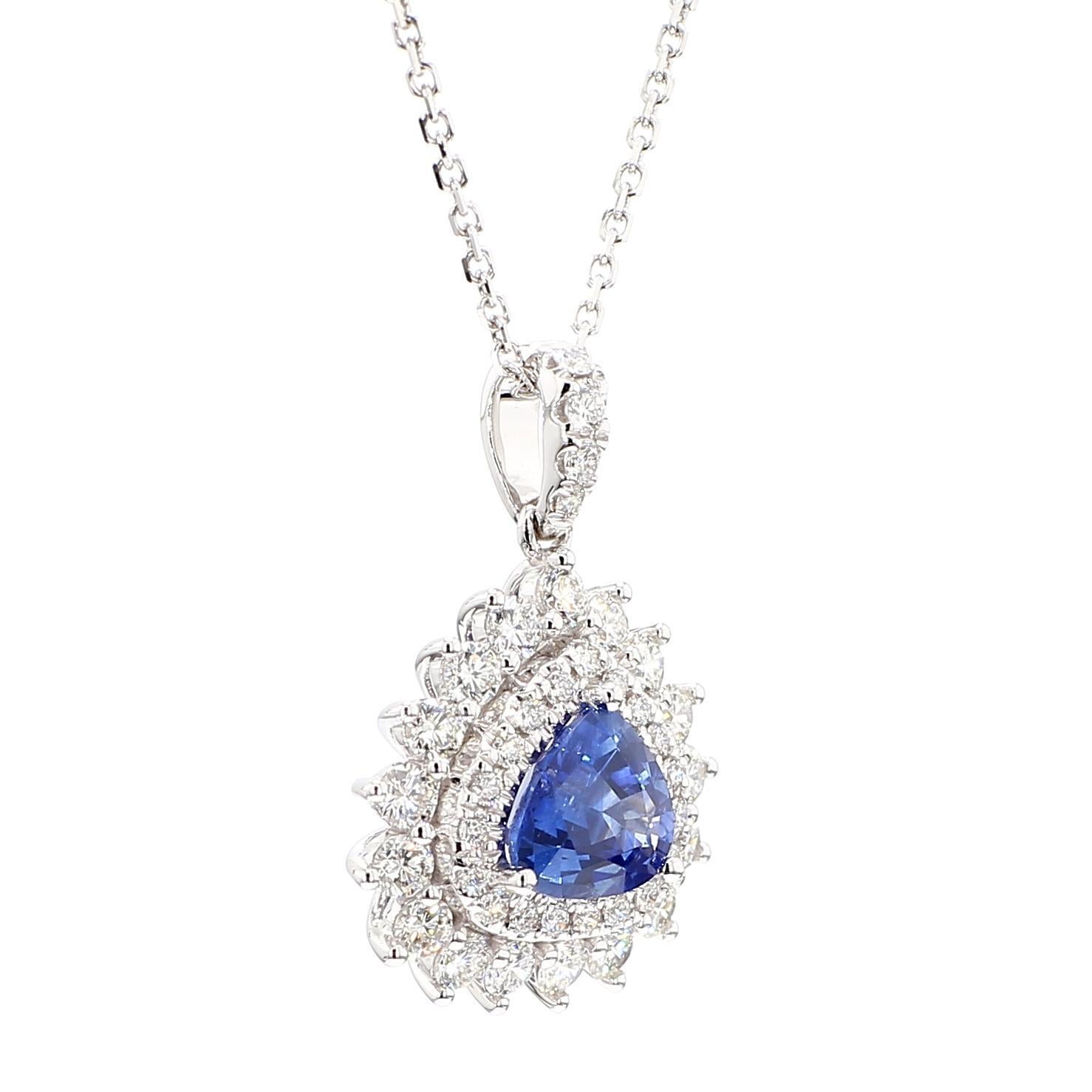 Taille trillion Pendentif en or blanc de 2.17 carat poids total avec saphir bleu naturel trillion et diamants en vente