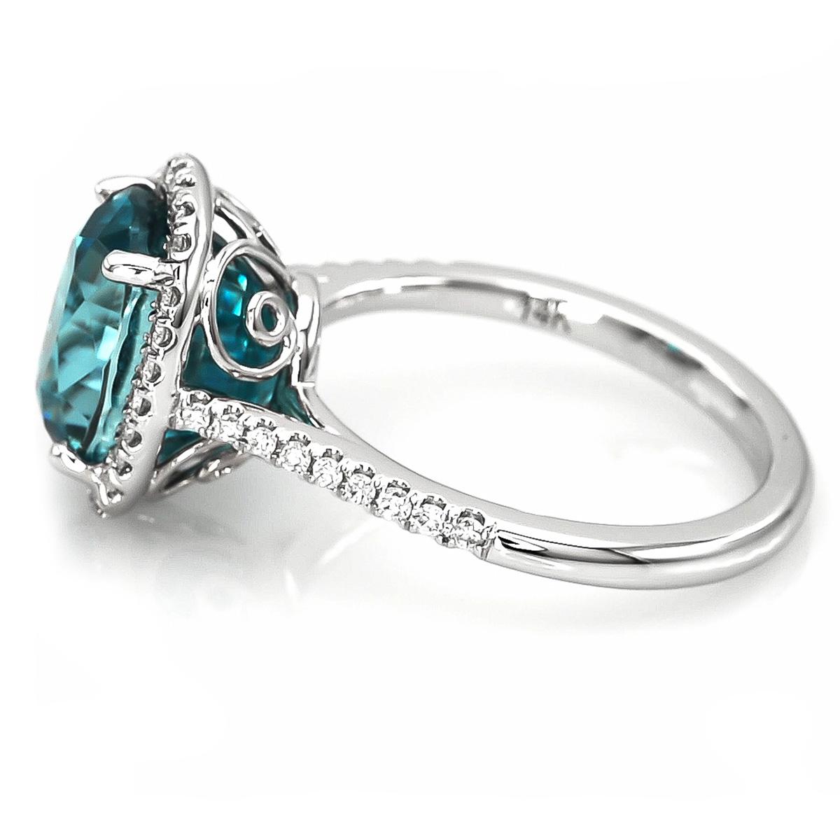 Natürlicher blauer Zirkon 7,79 Karat Diamanten in 14K Weißgold Ring gefasst (Gemischter Schliff)