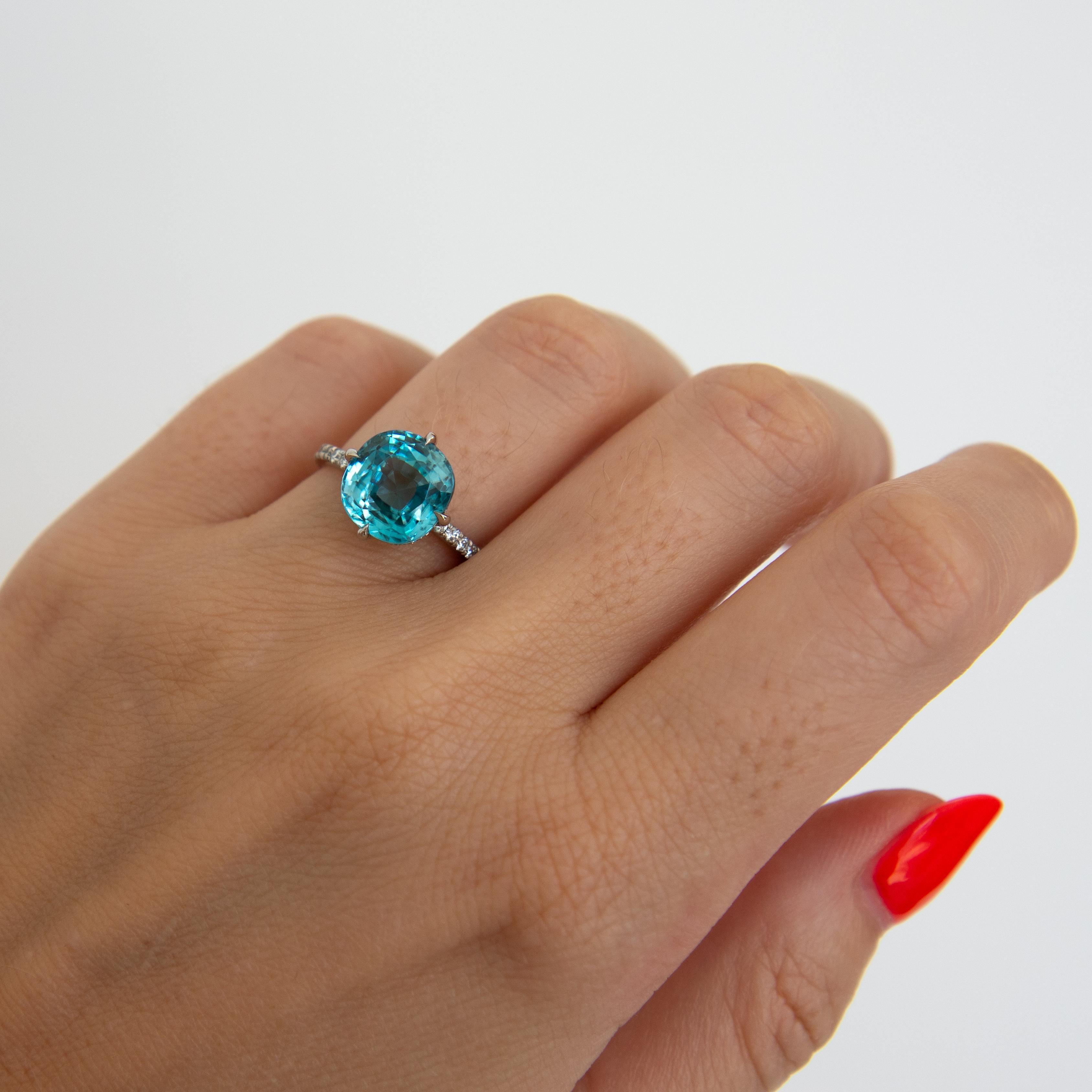 Natural Blue Zircon and Diamond Ring in Platinum For Sale 1