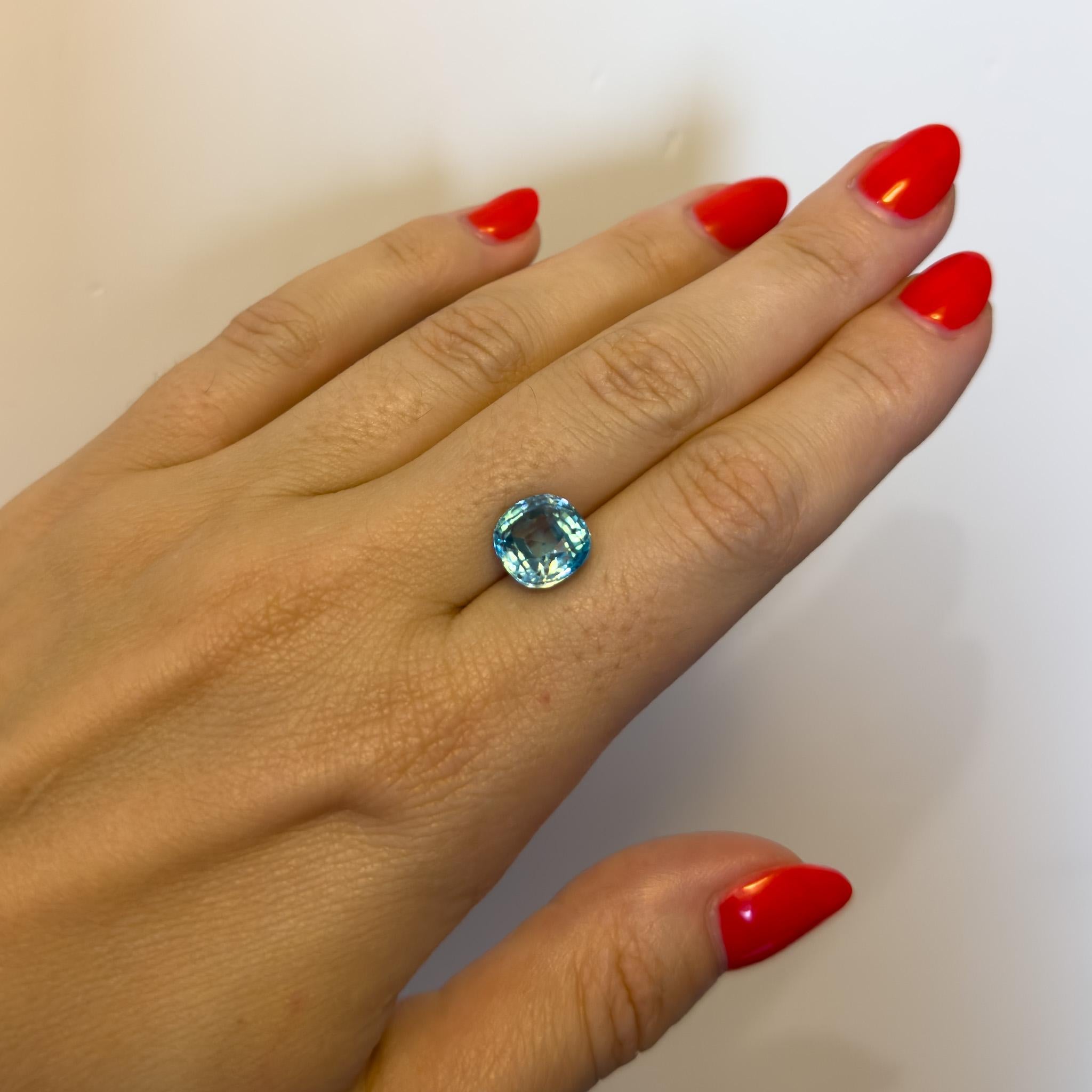 Natural Blue Zircon and Diamond Ring in Platinum For Sale 4