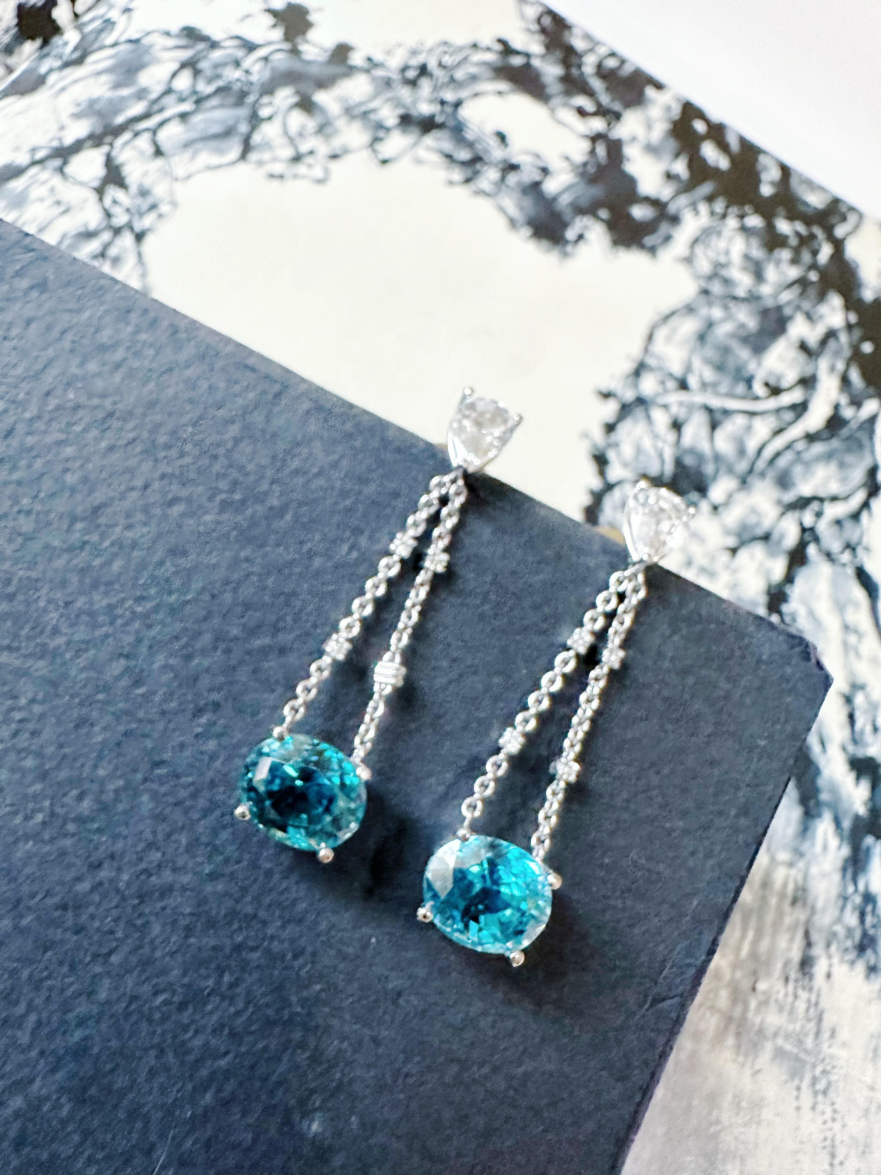 Natural Blue Zircon and White Sapphire Drop Earrings in 18K White Gold Diamond in vendita 6