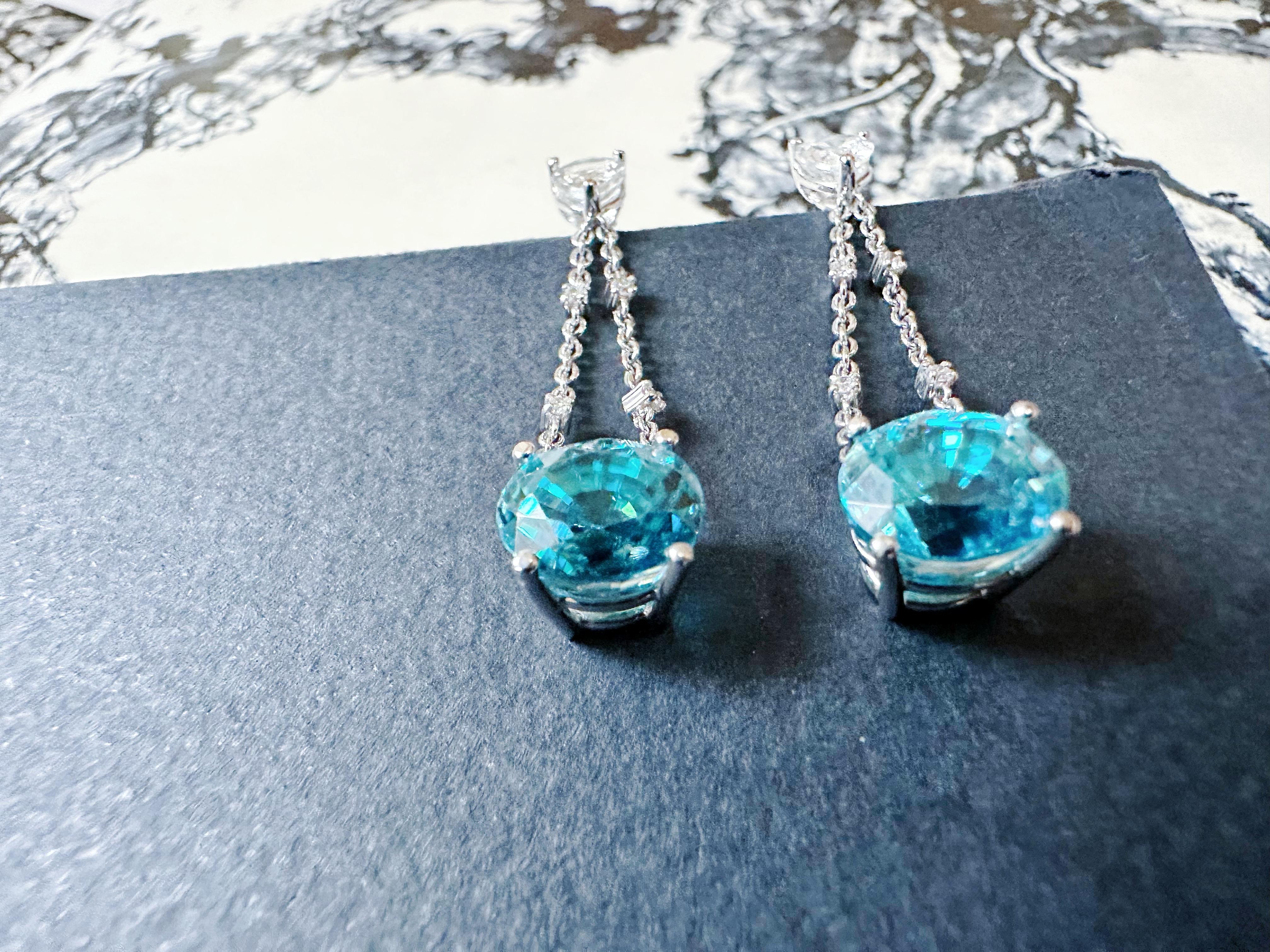 Natural Blue Zircon and White Sapphire Drop Earrings in 18K White Gold Diamond in vendita 7