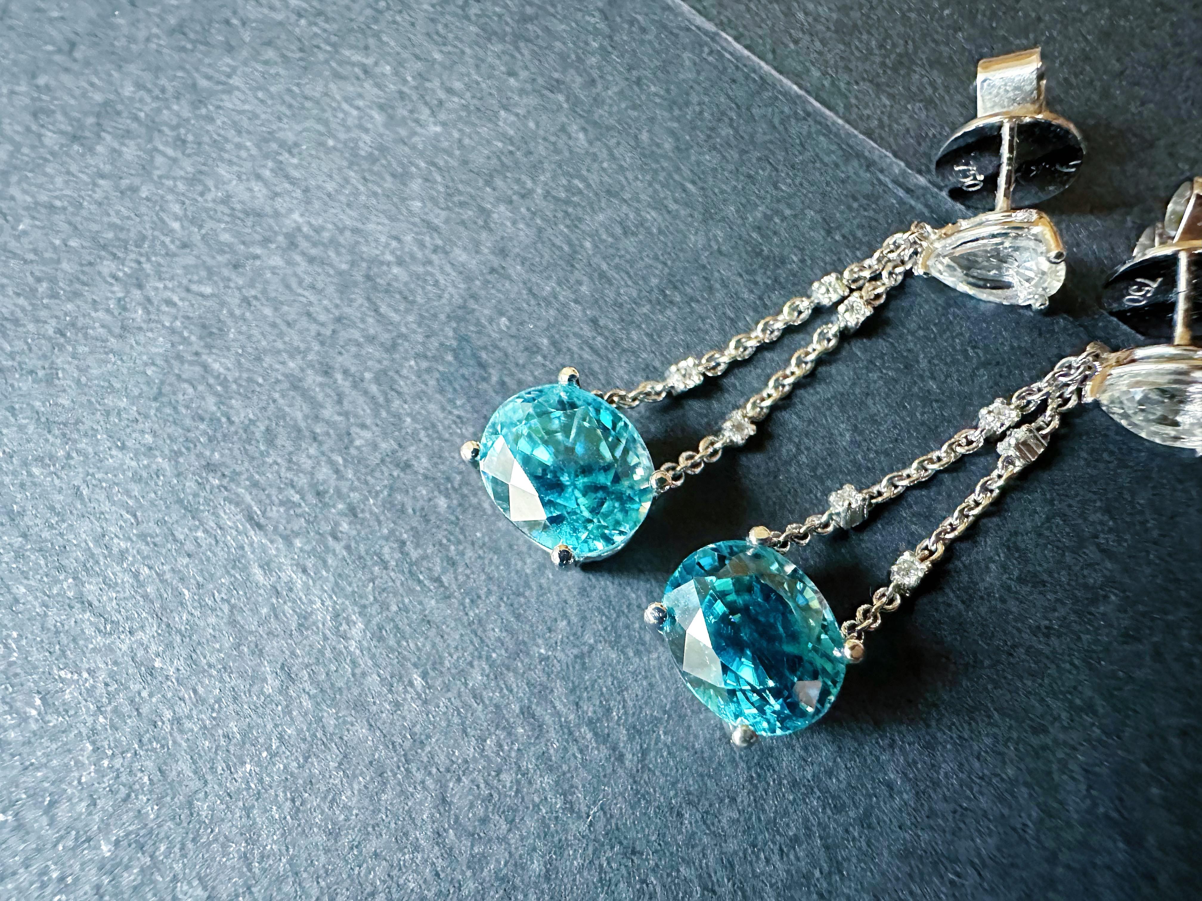 Natural Blue Zircon and White Sapphire Drop Earrings in 18K White Gold Diamond in vendita 8