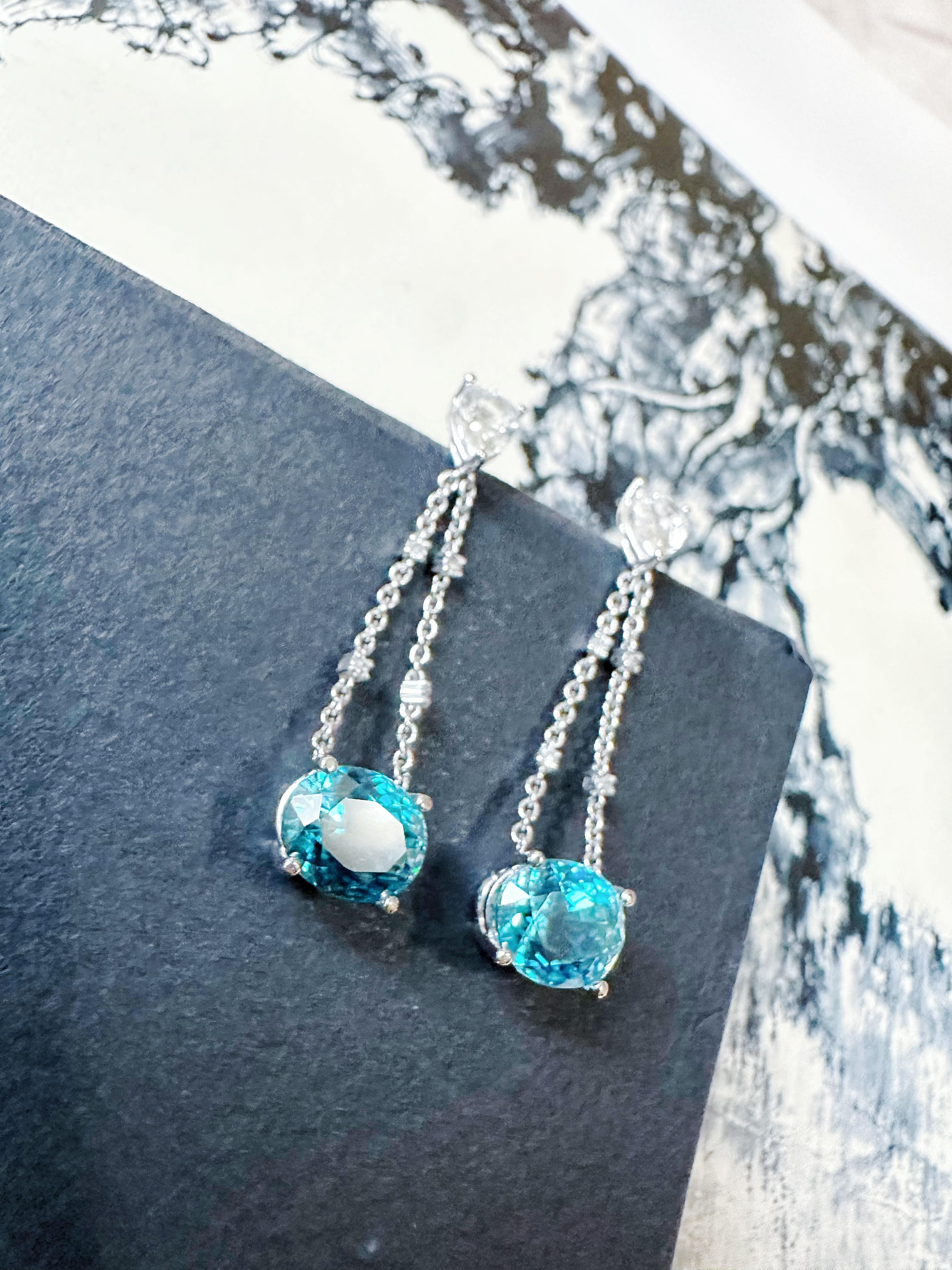 Natural Blue Zircon and White Sapphire Drop Earrings in 18K White Gold Diamond in vendita 9