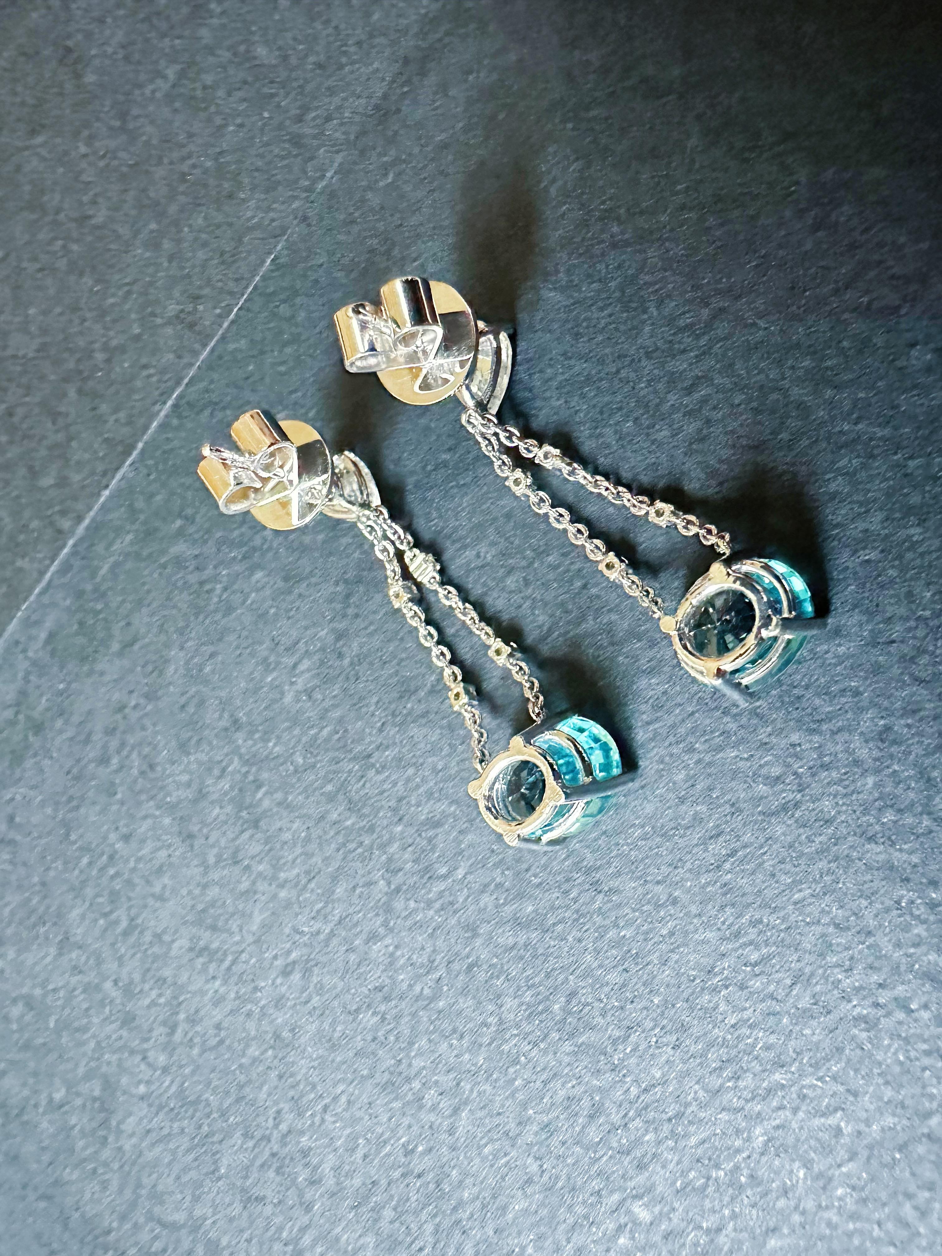 Natural Blue Zircon and White Sapphire Drop Earrings in 18K White Gold Diamond in vendita 10